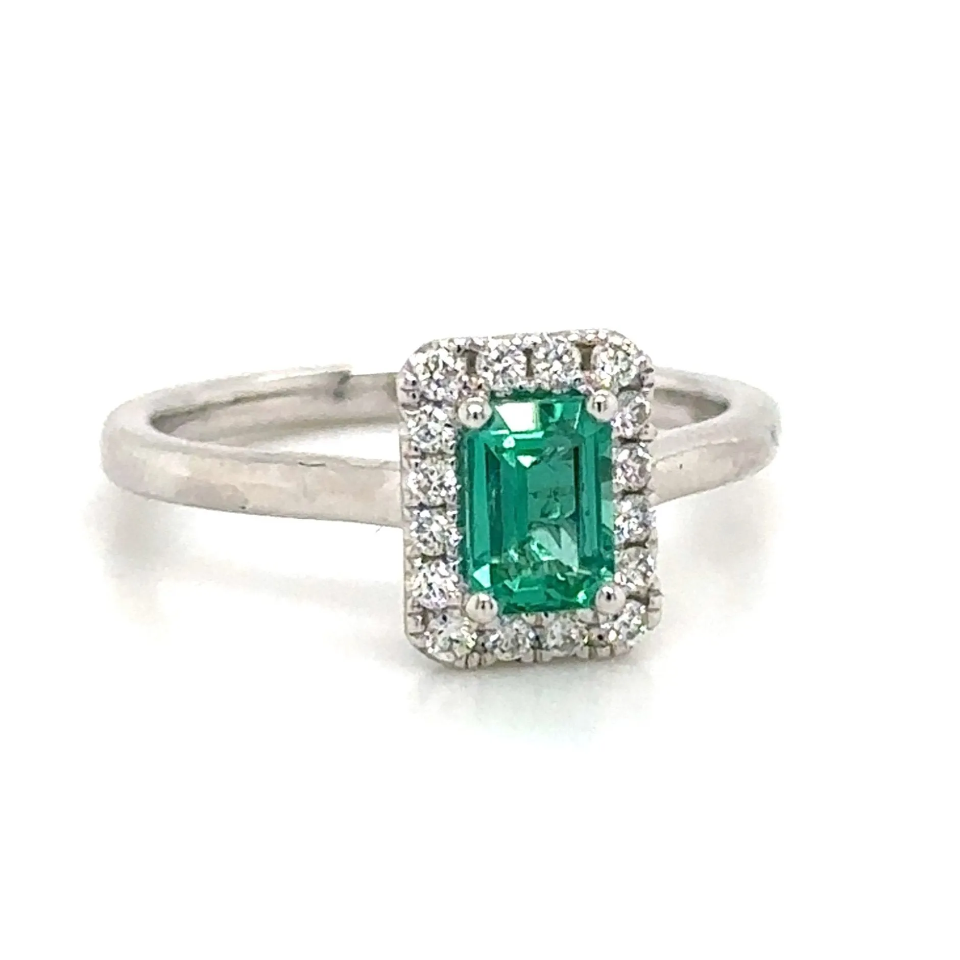0.75carat Emerald & Diamond Ring