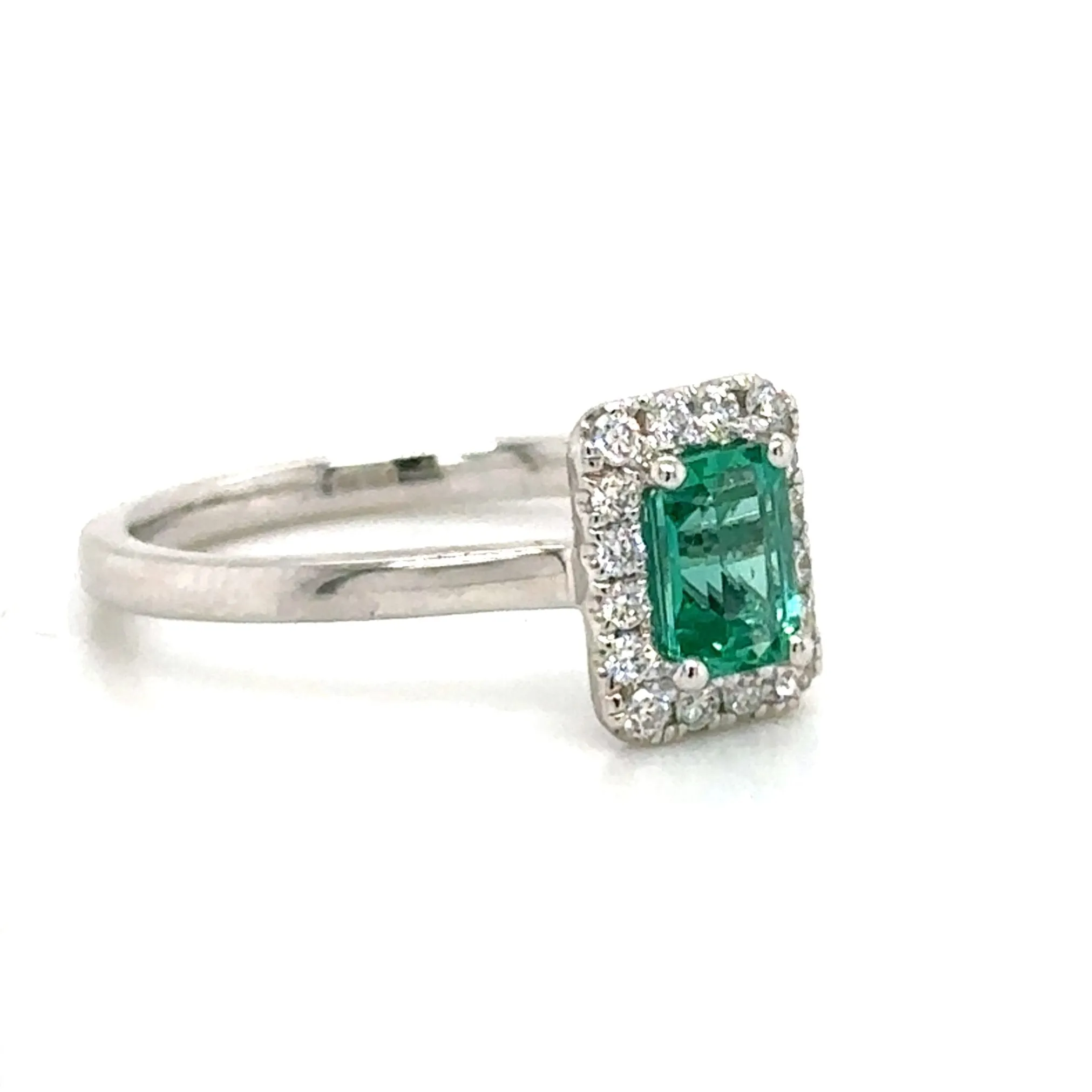 0.75carat Emerald & Diamond Ring