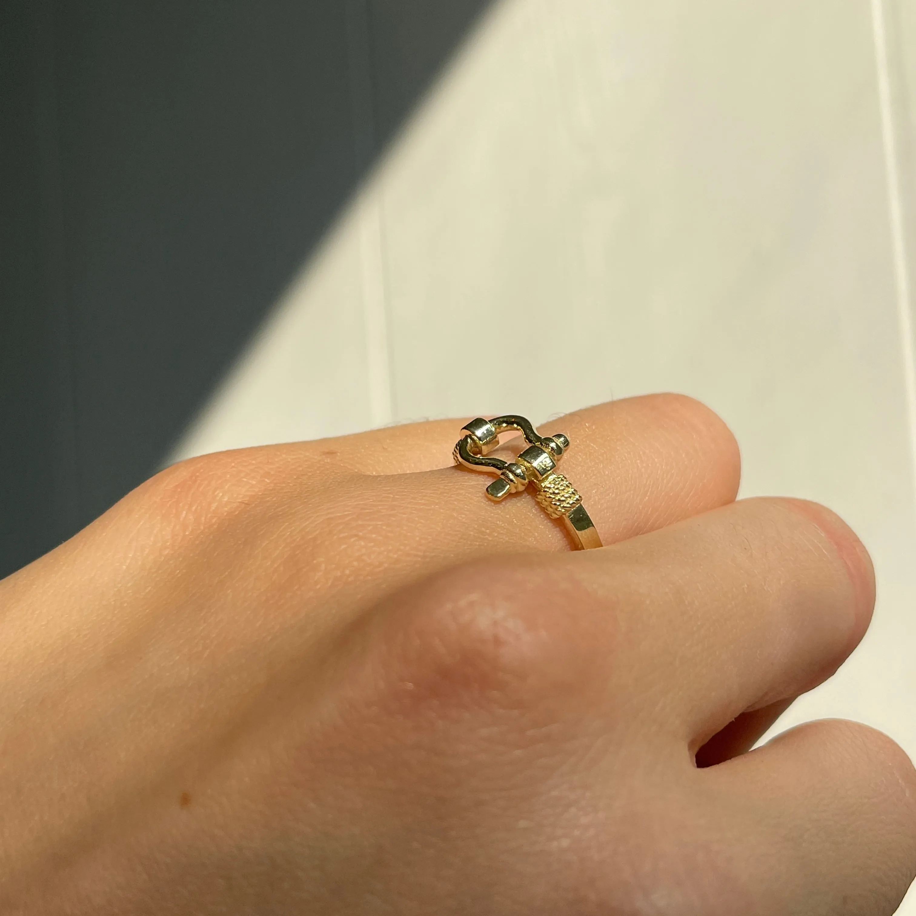10KT Yellow Gold Shackle Rope Edge Ring