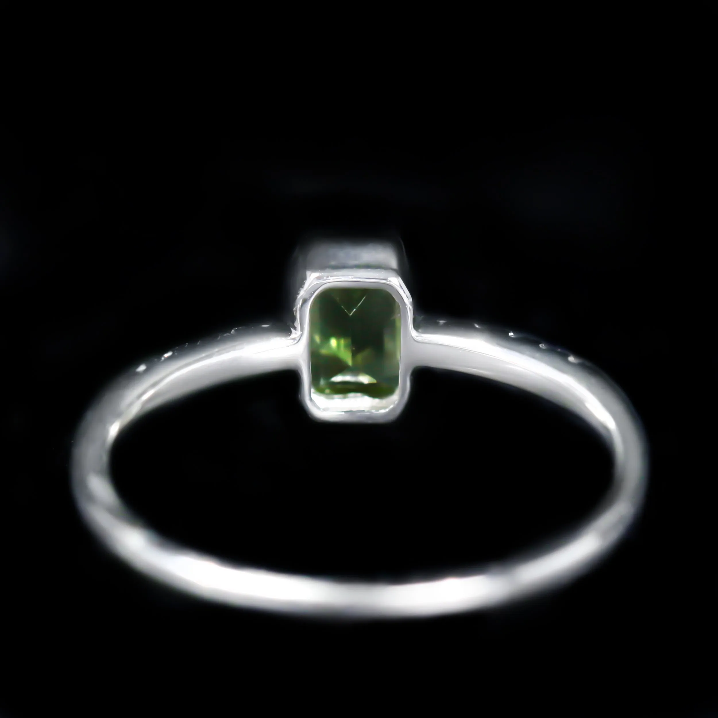 14K White Gold 0.64 Carat Peridot and Diamond Ring