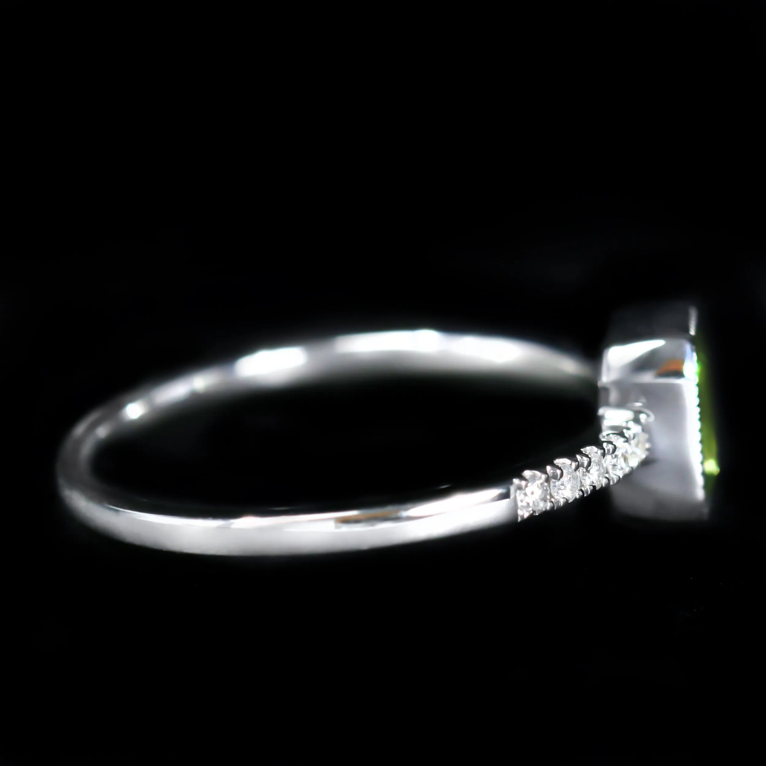 14K White Gold 0.64 Carat Peridot and Diamond Ring