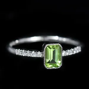14K White Gold 0.64 Carat Peridot and Diamond Ring