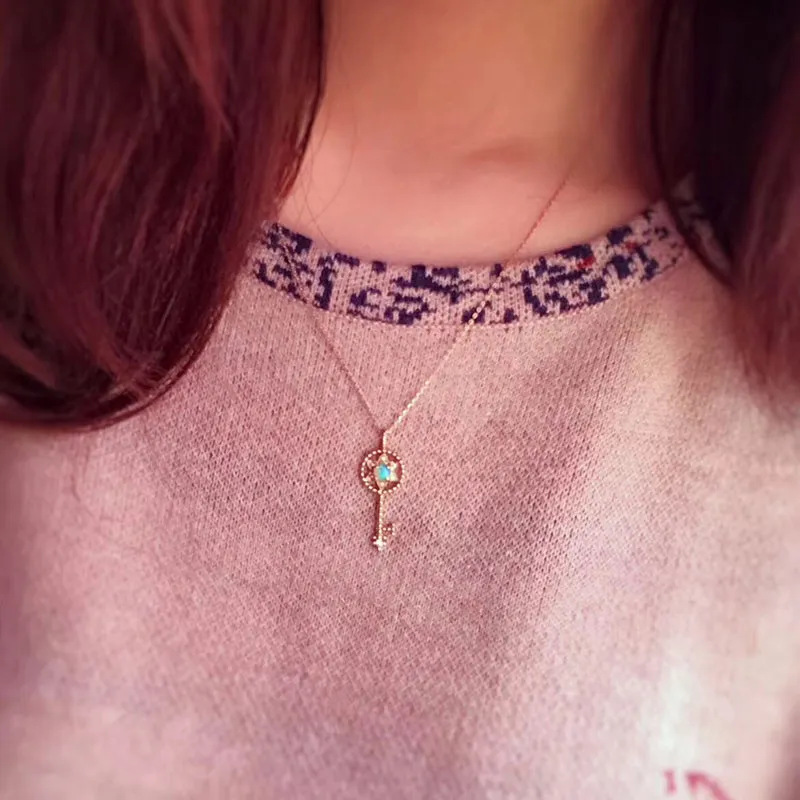 18K Gold Round Natural Opal 9.5X25.4M Key Pendant Necklace