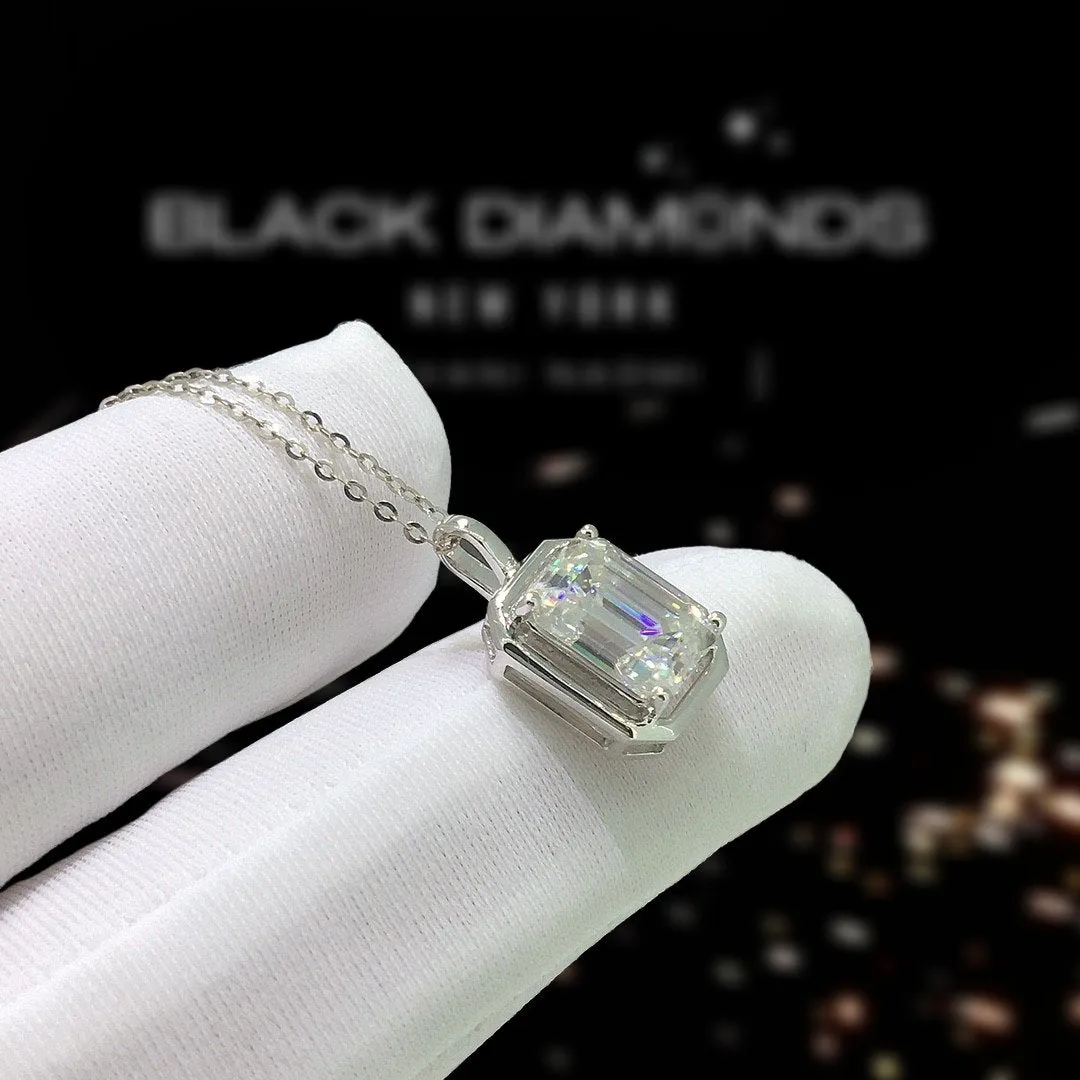 18k White Gold 1.0 Ct Emerald Cut Diamond Necklace