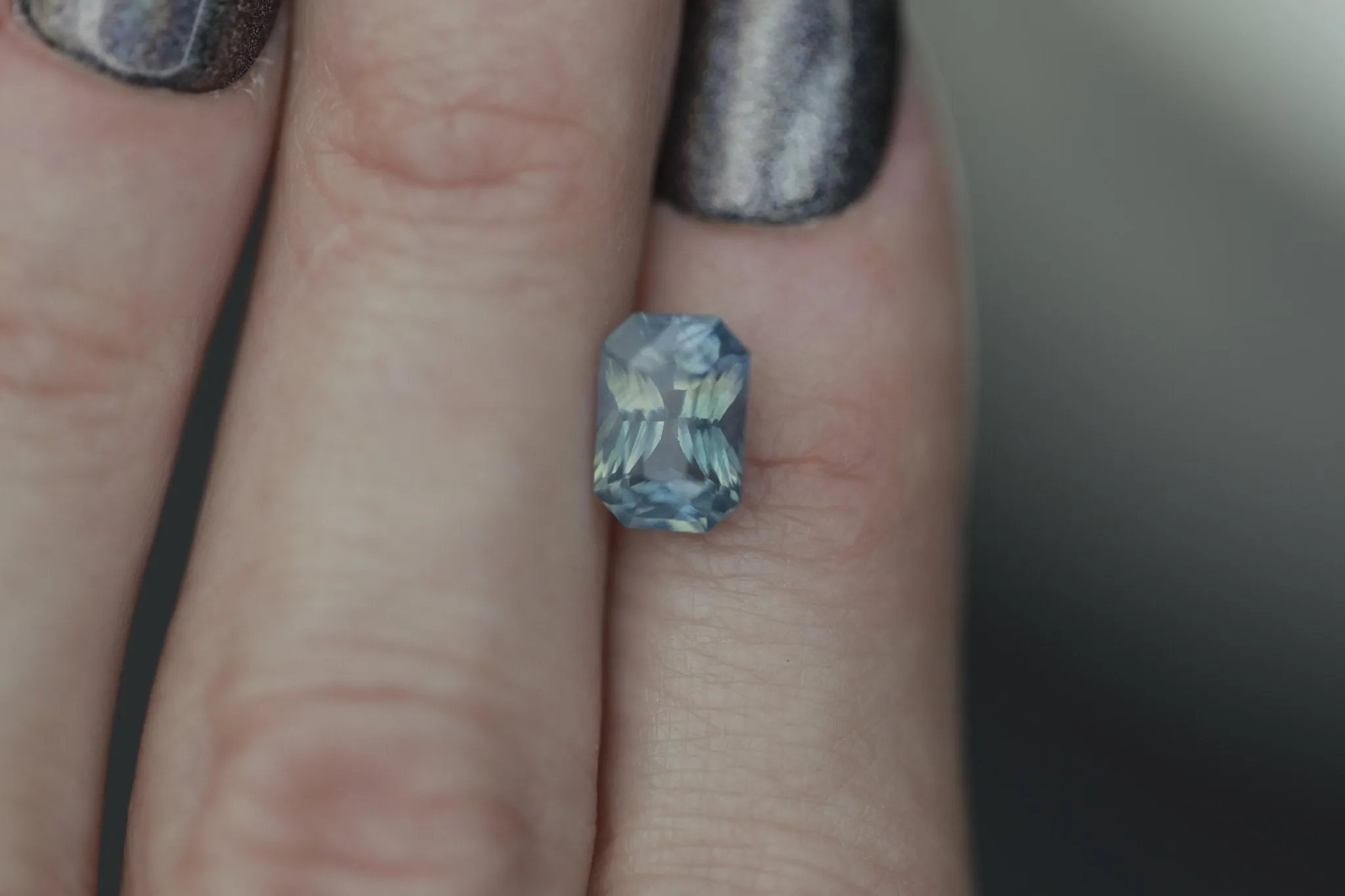 2.04 ct beautiful opalescent sapphire