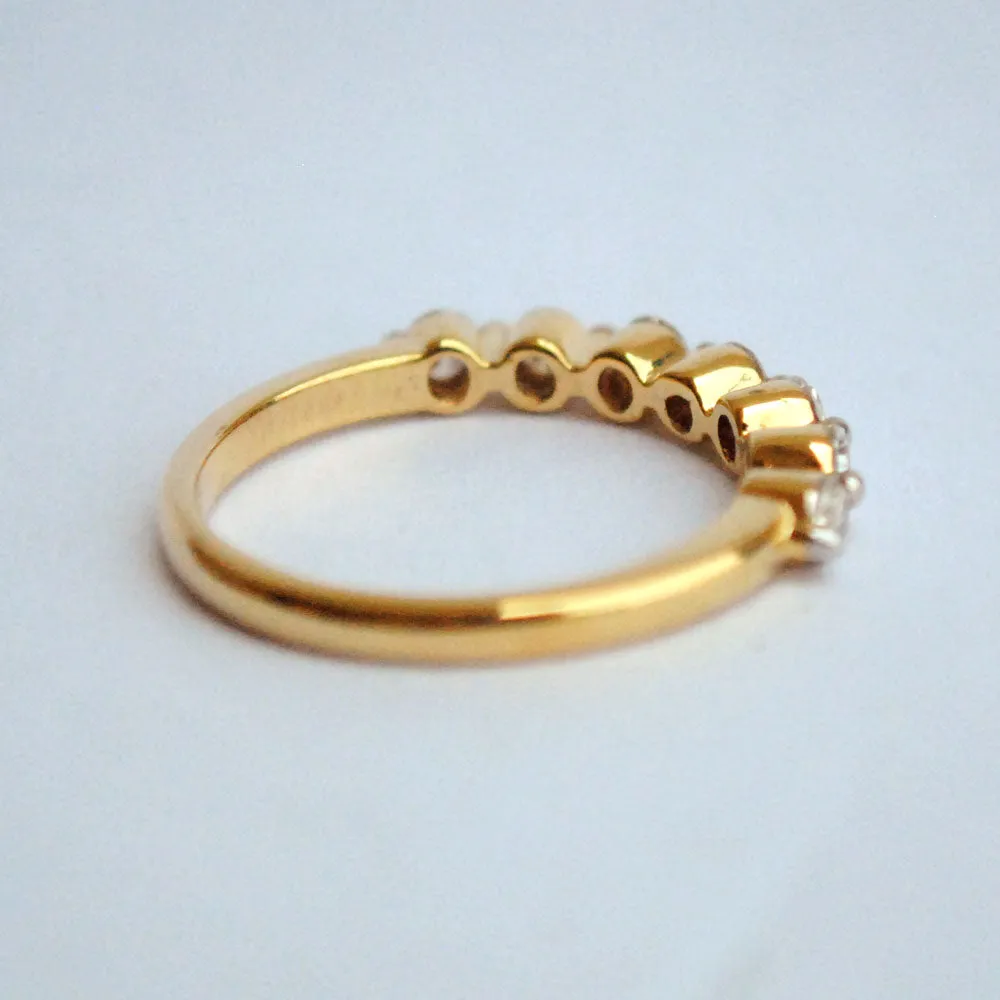 2.6mm Single Prong 7 Diamond Straight Band