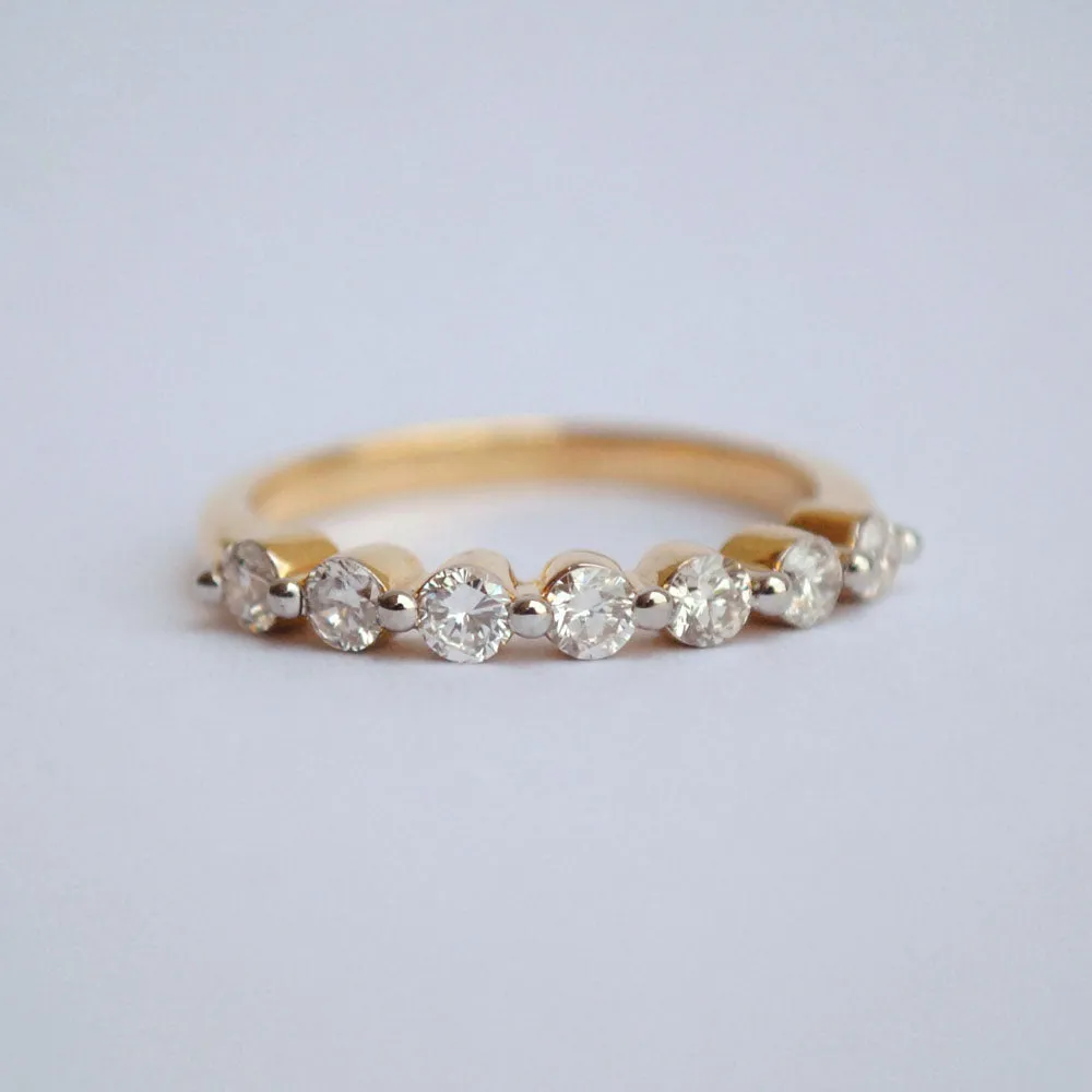 2.6mm Single Prong 7 Diamond Straight Band