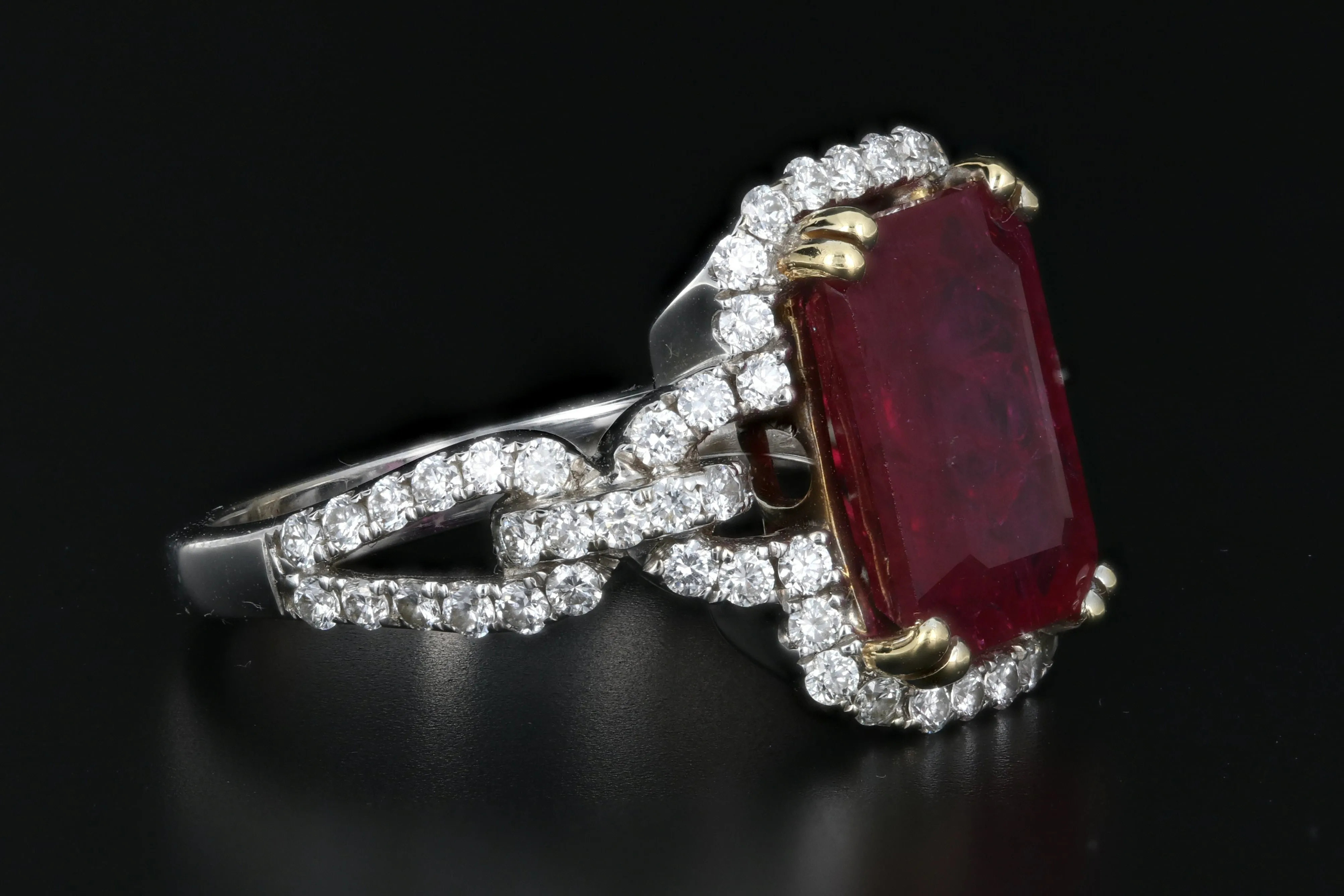 4.5 Carat Natural Ruby in 18K White Gold & Diamond Setting Ring GIA Certified