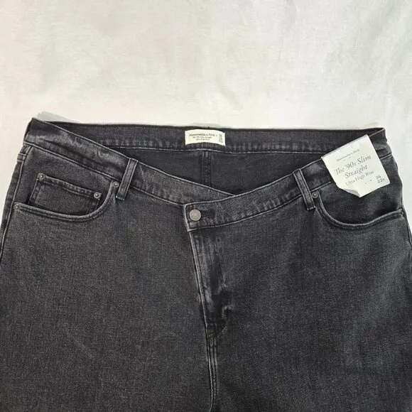 ABERCROMBIE &amp; FITCH The '90s Slim Straight Hi-Rise Black Jeans Size 36/22R NEW!