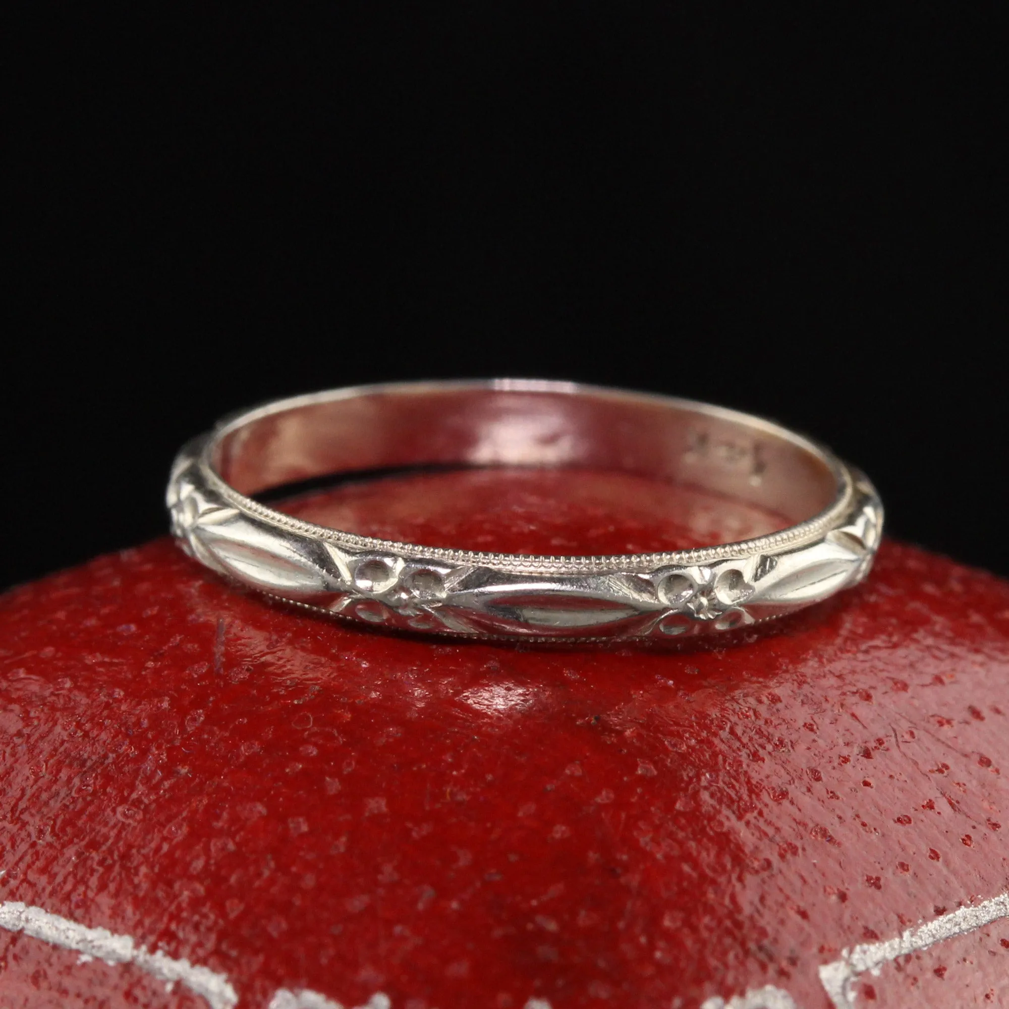 Antique Art Deco 14K White Gold Engraved Wedding Band - Size 5 1/4