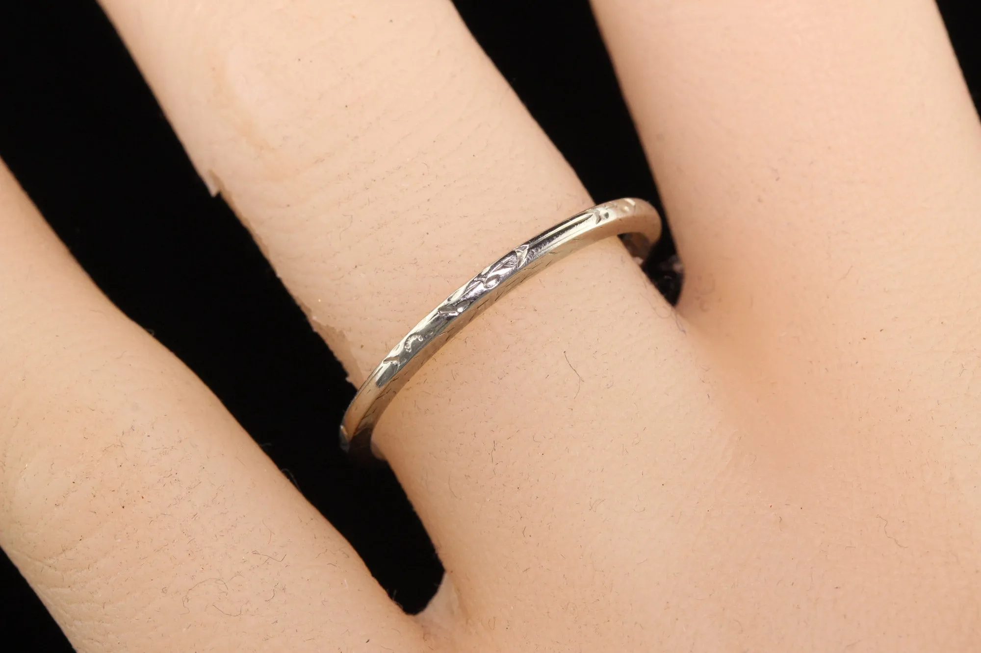 Antique Art Deco 18K White Gold Belais Engraved Wedding Band - Size 8 1/2