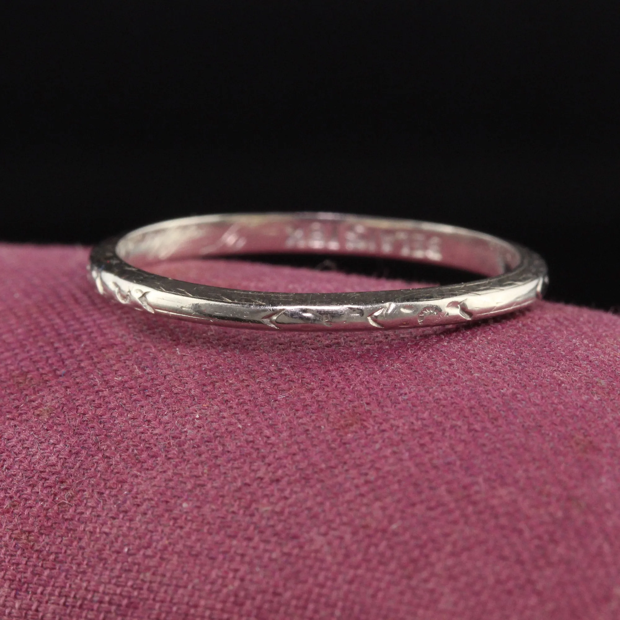 Antique Art Deco 18K White Gold Belais Engraved Wedding Band - Size 8 1/2