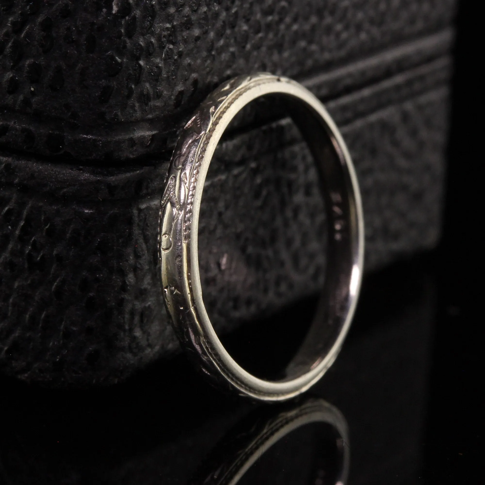 Antique Art Deco 18K White Gold Engraved Wedding Band - Size 5