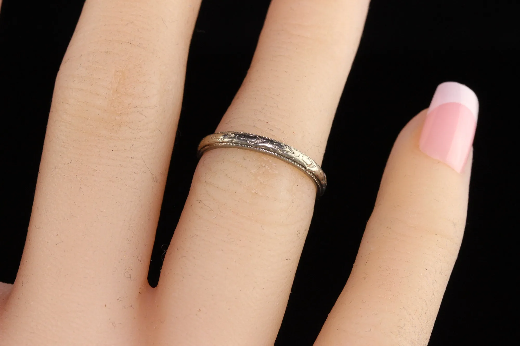 Antique Art Deco 18K White Gold Engraved Wedding Band - Size 5