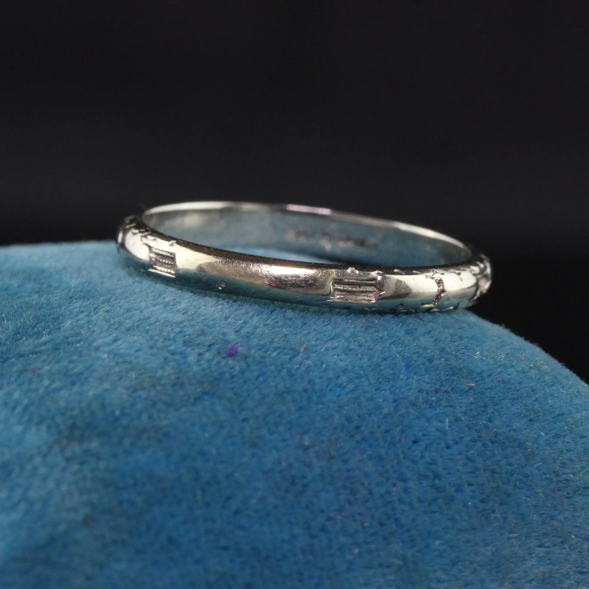 Antique Art Deco 18K White Gold Engraved Wedding Band - Size 6