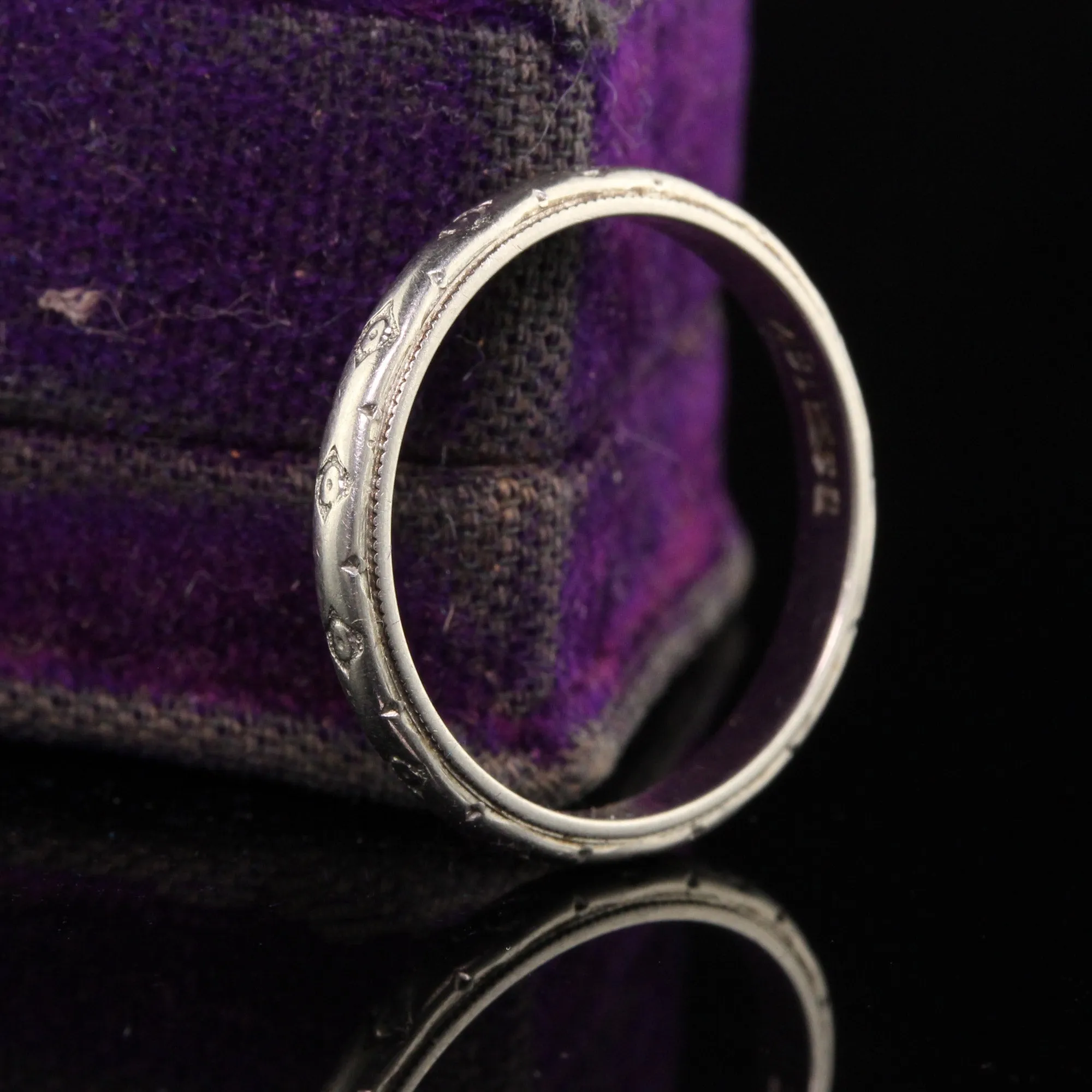 Antique Art Deco 18K White Gold Engraved Wedding Band - Size 7