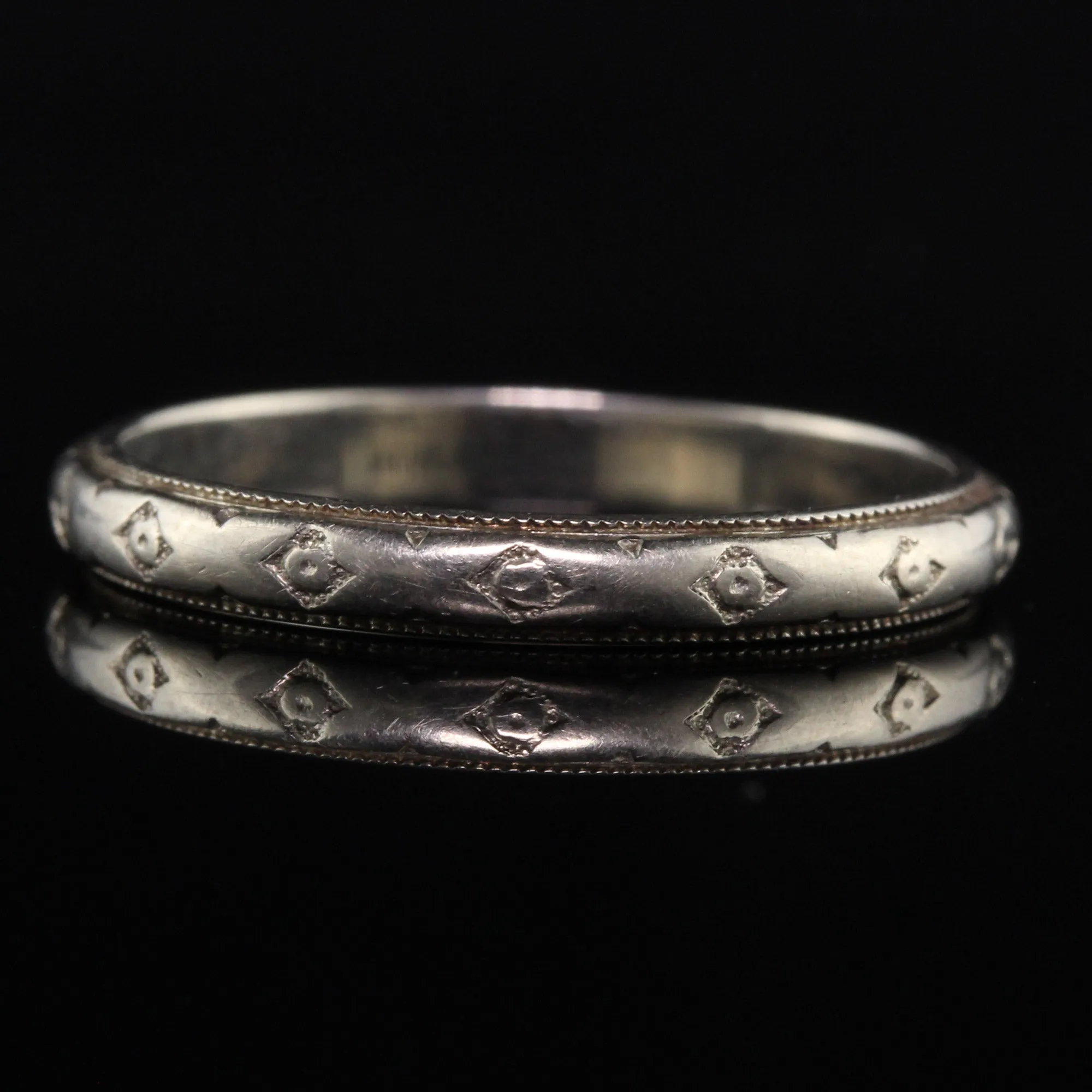 Antique Art Deco 18K White Gold Engraved Wedding Band - Size 7