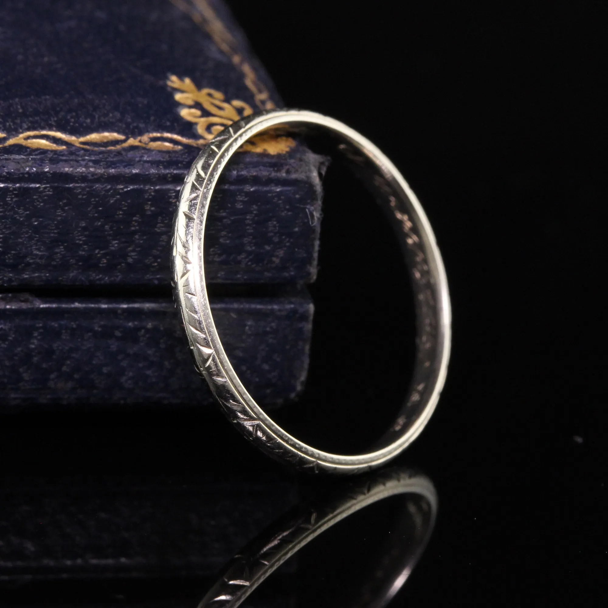 Antique Art Deco 18K White Gold Engraved Wedding Band - Size 9 1/2