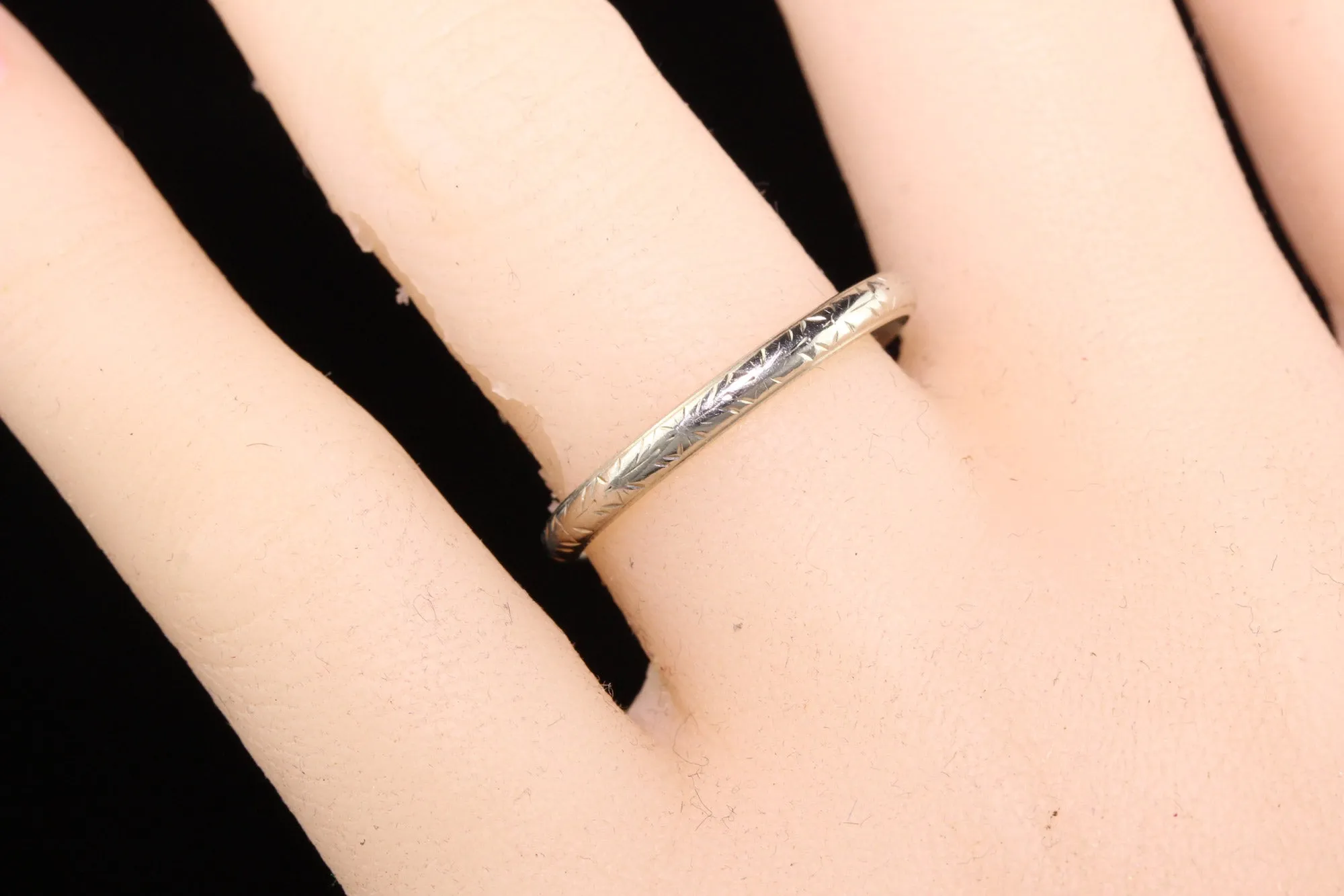 Antique Art Deco 18K White Gold Engraved Wedding Band - Size 9 1/2