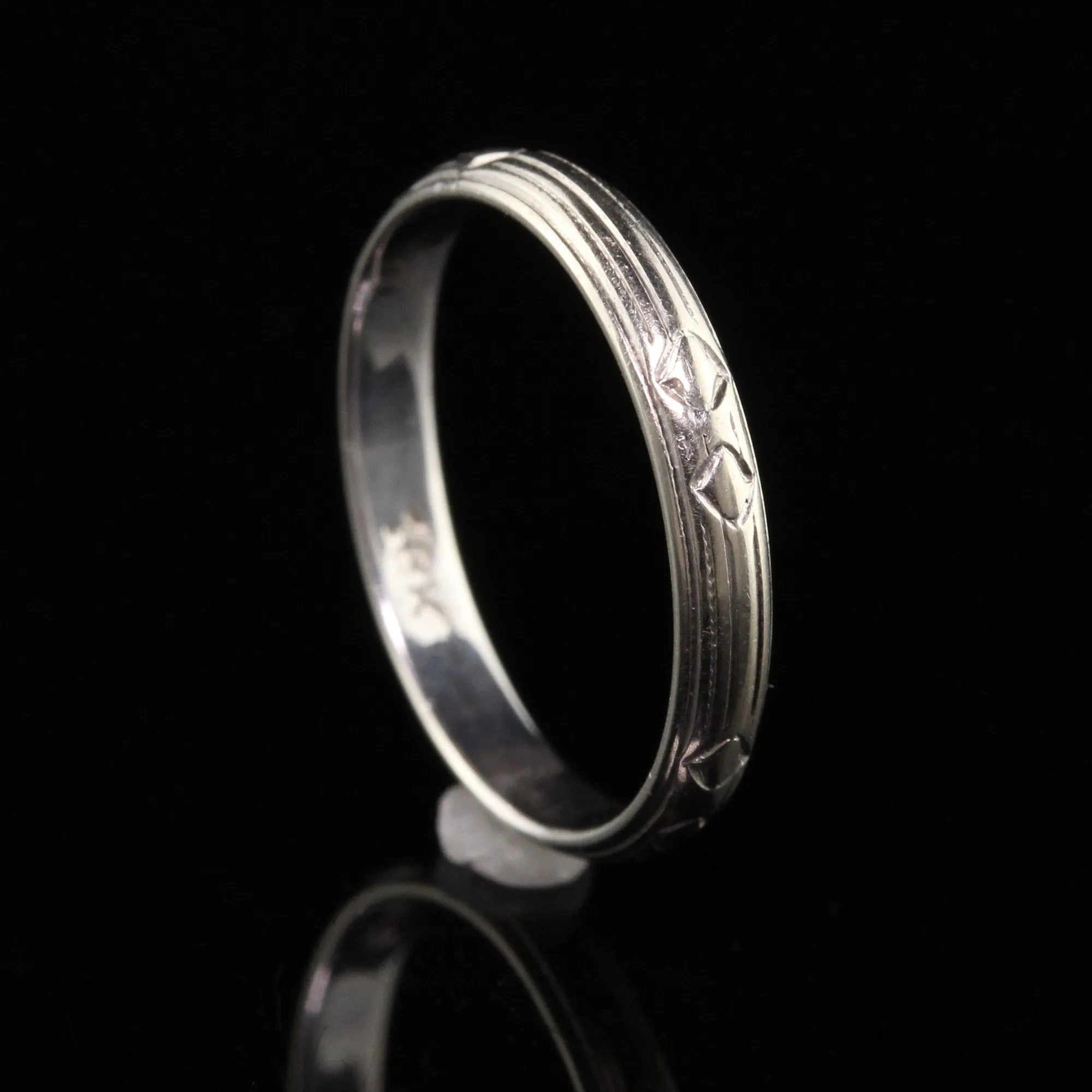 Antique Art Deco 18K White Gold Engraved Wedding Band