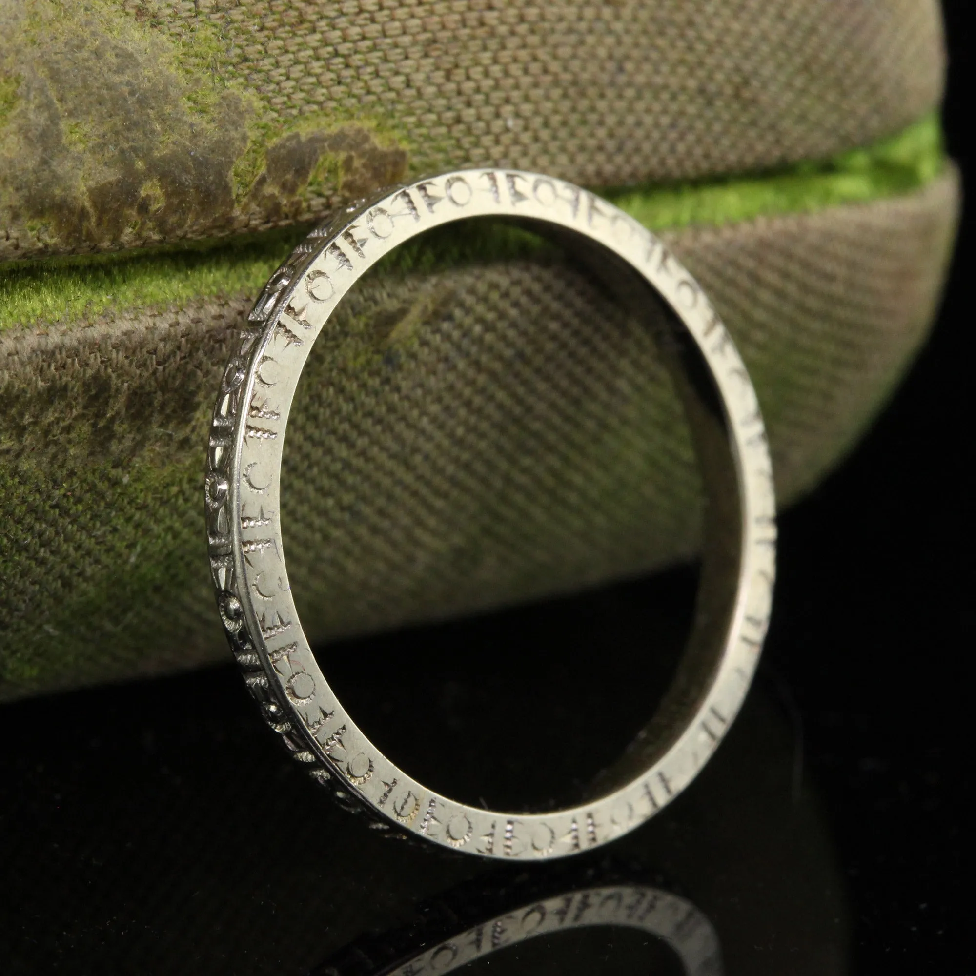 Antique Art Deco 18K White Gold Priscilla Engraved Wedding Band - Size 6 3/4