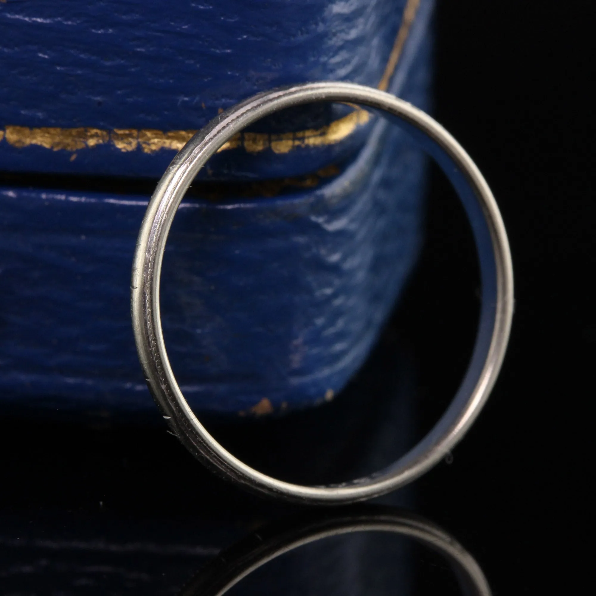Antique Art Deco 18K White Gold Wood Engraved Wedding Band - Size 6 1/2