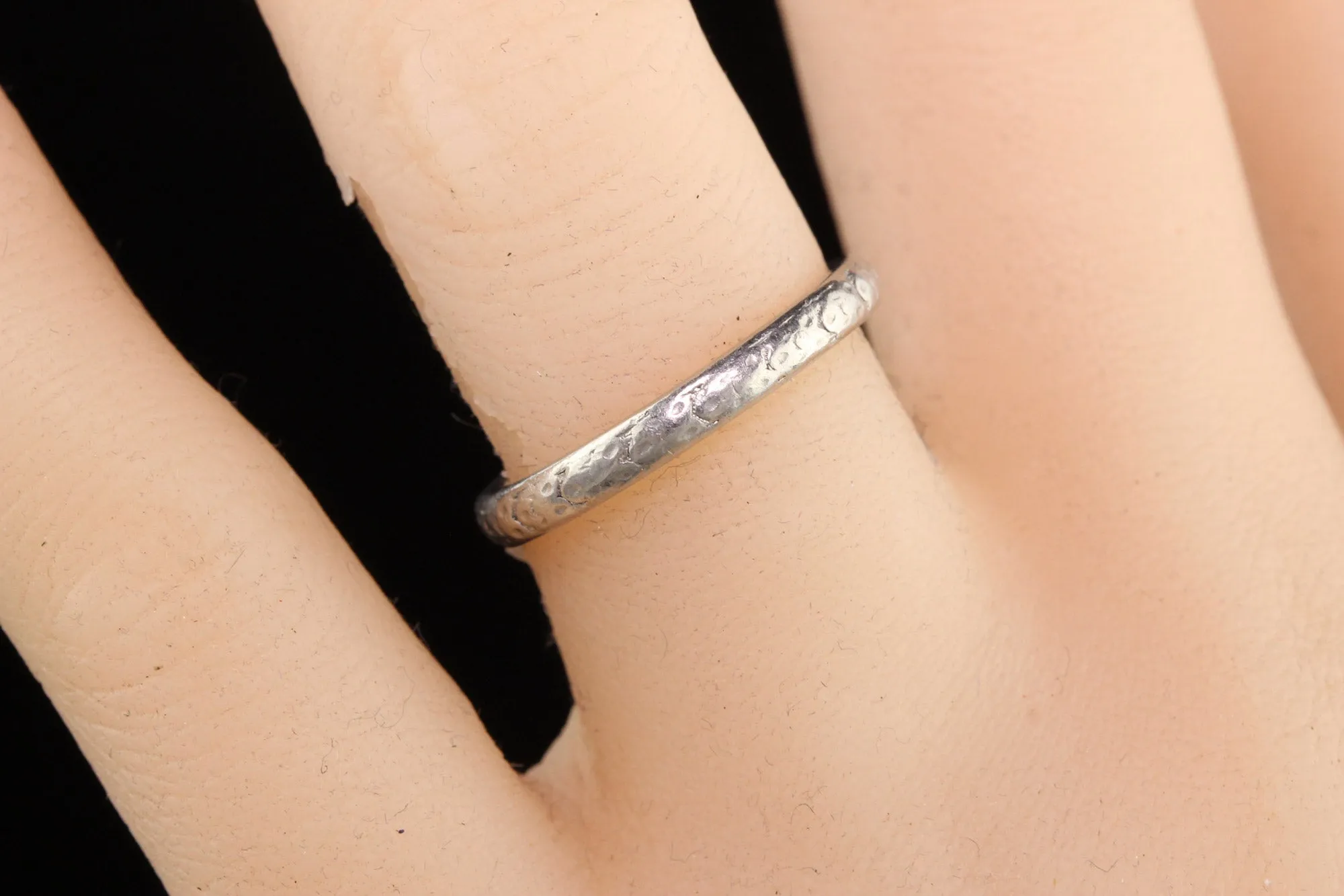 Antique Art Deco 18K Yellow Gold and Platinum Engraved Wedding Band
