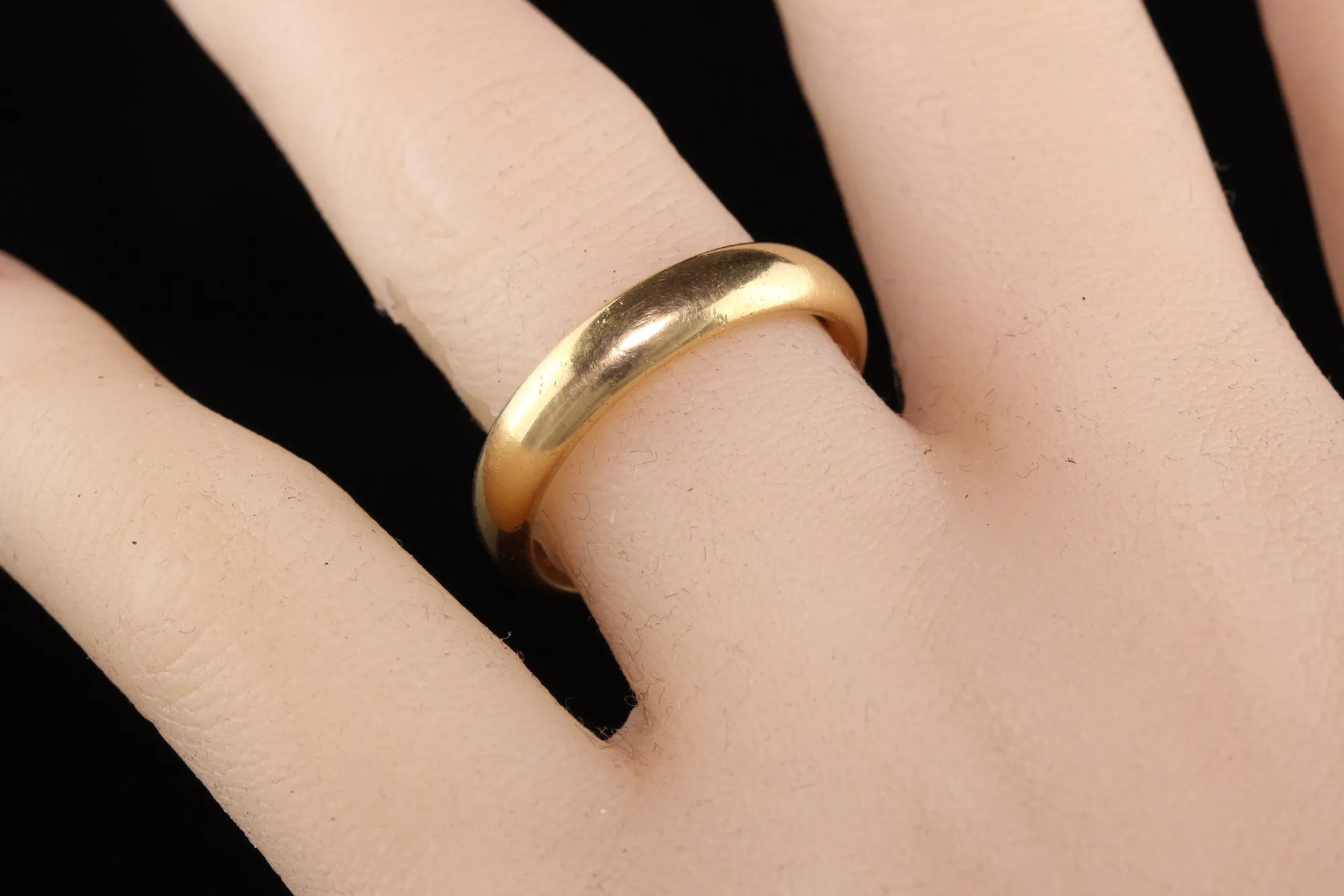 Antique Art Deco 18K Yellow Gold Classic Engraved Band - Size 7 3/4
