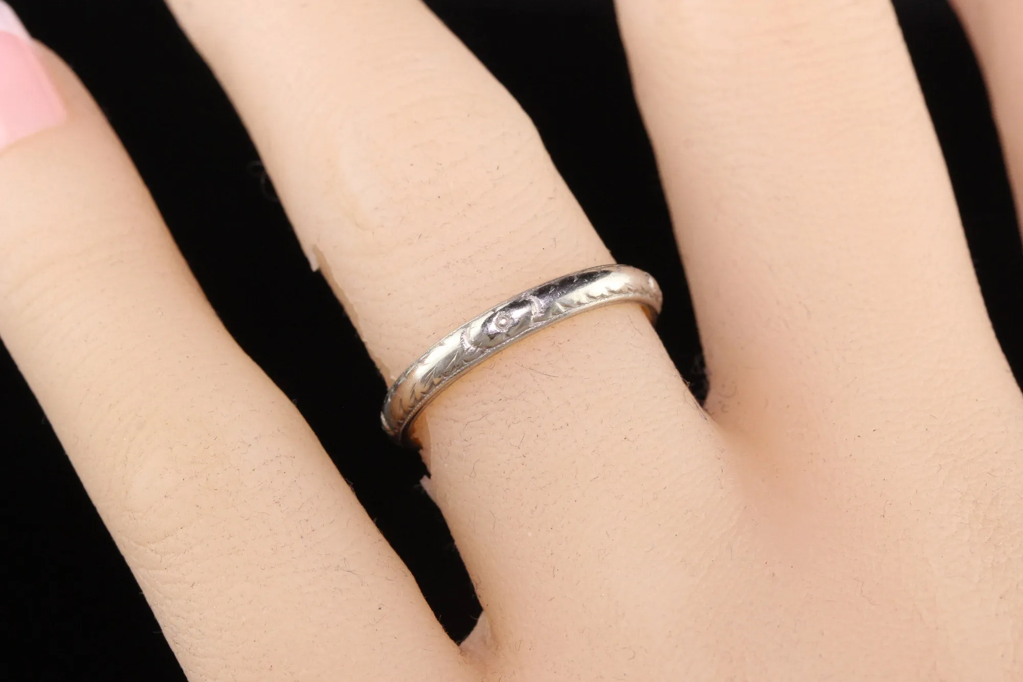 Antique Art Deco 22K Yellow Gold Platinum Engraved Wedding Band