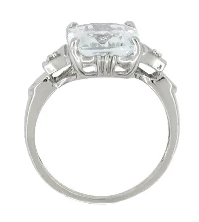 Antique Art Deco Aquamarine Ring in 14 Karat White Gold