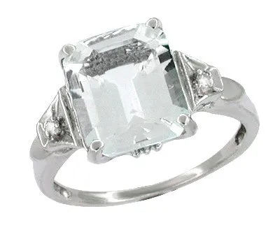 Antique Art Deco Aquamarine Ring in 14 Karat White Gold