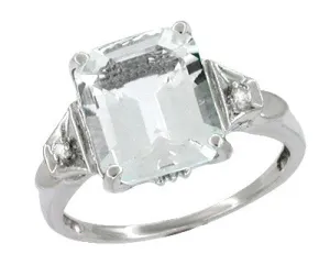 Antique Art Deco Aquamarine Ring in 14 Karat White Gold