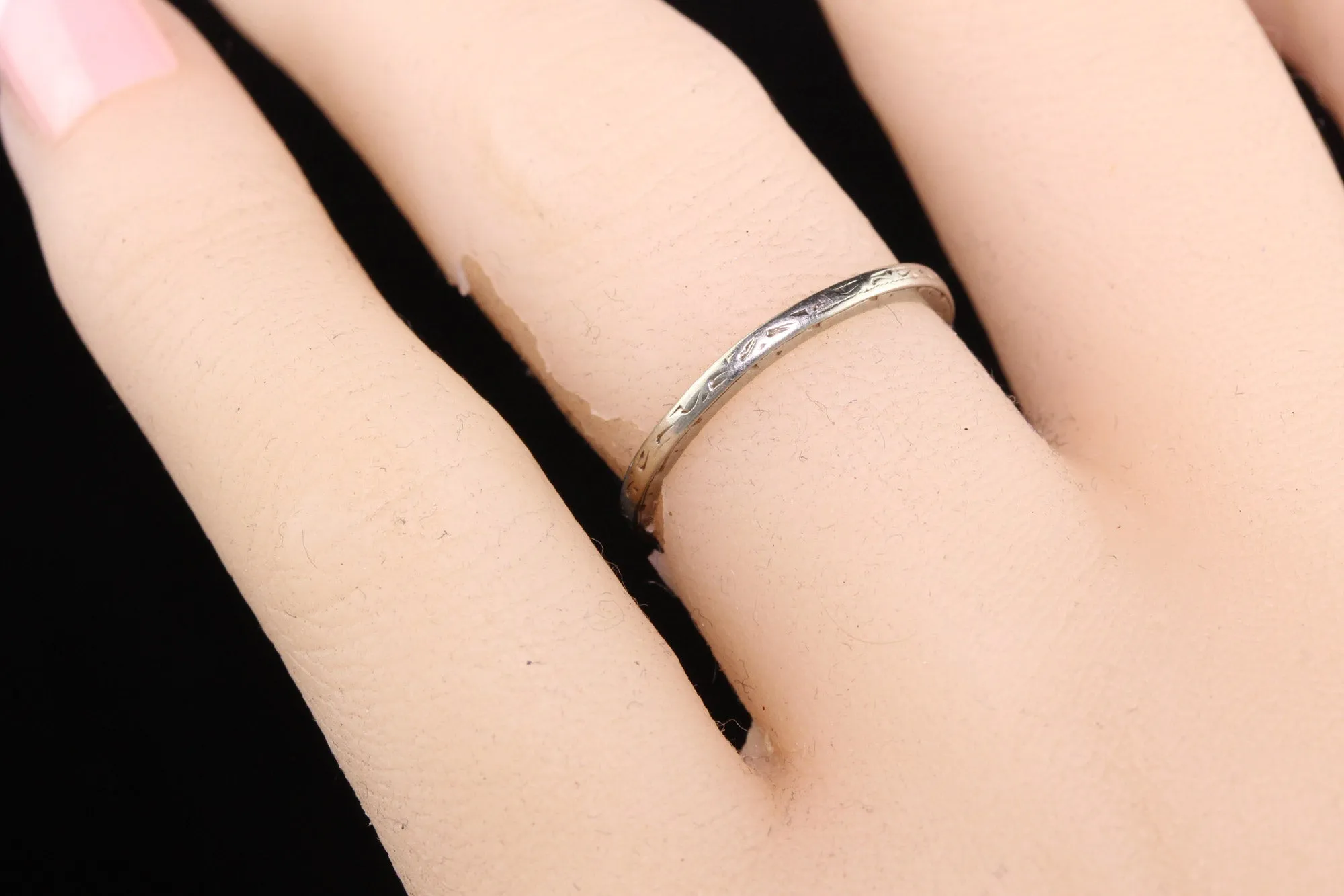 Antique Art Deco Belais 18K White Gold Engraved Wedding Band