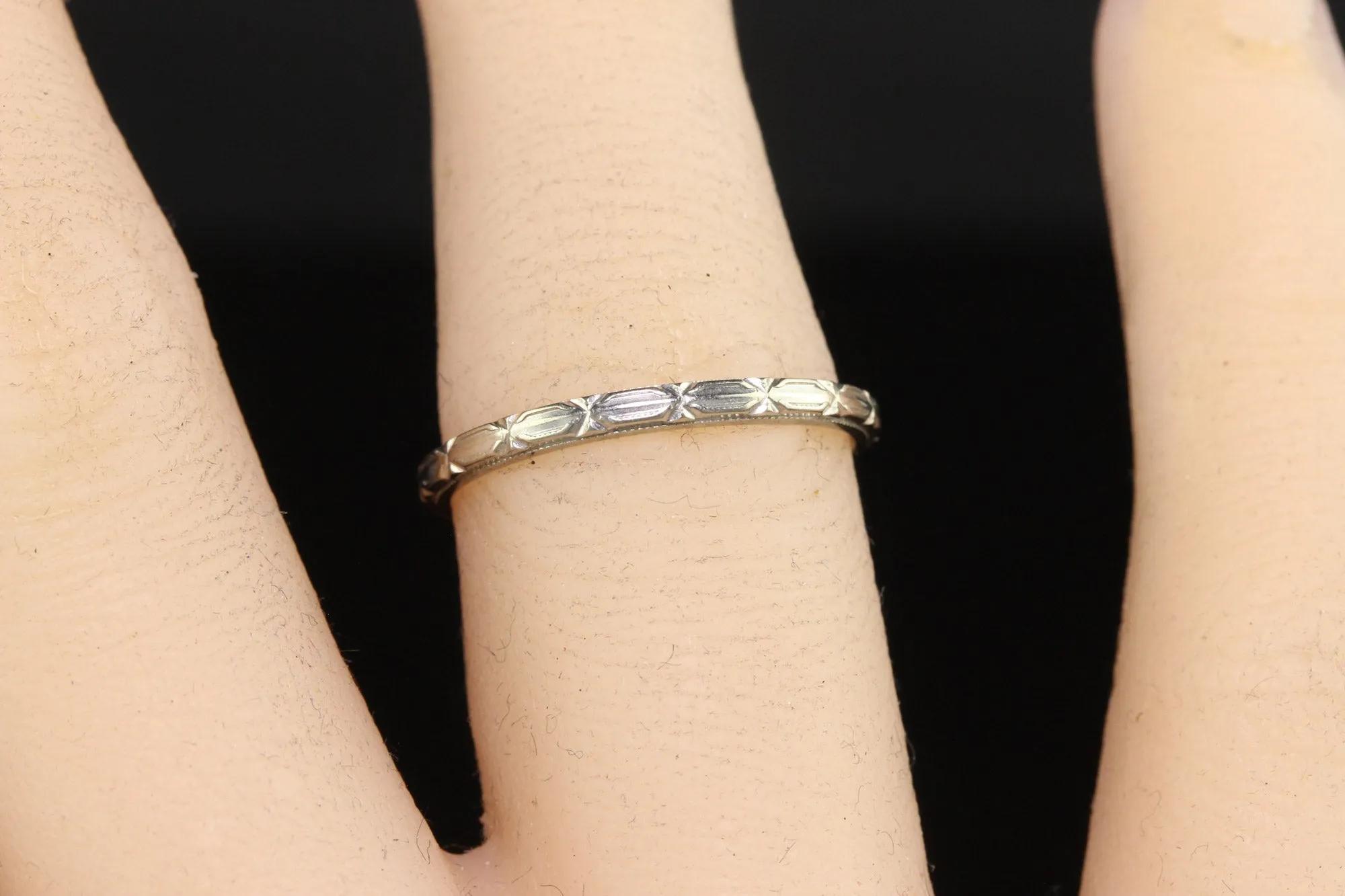 Antique Art Deco Bristol 18K White Gold Engraved Wedding Band - Size 6 3/4