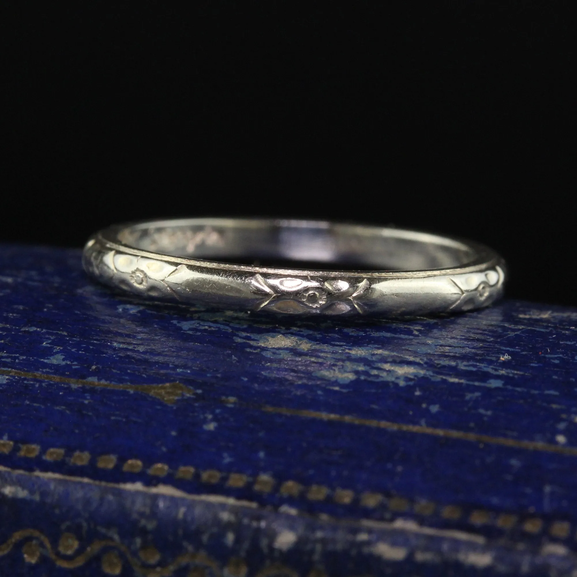 Antique Art Deco Lohengrin 18K White Gold Engraved Wedding Band - Size 6
