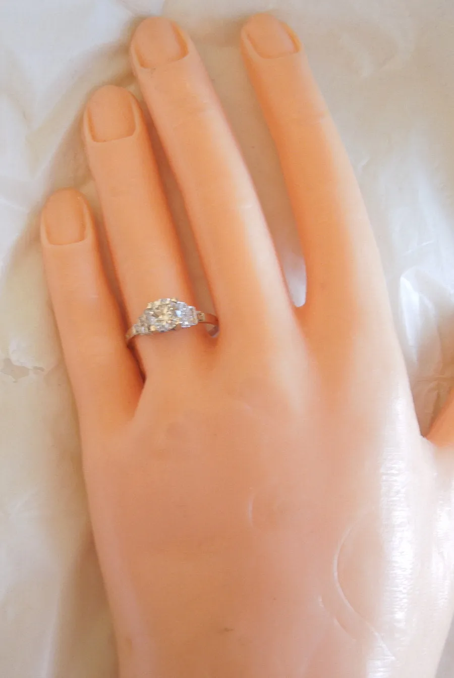 Antique Art Deco Stepped Design 1 Carat Diamond Ring in Platinum
