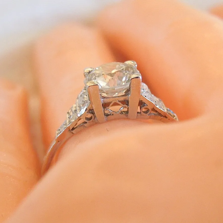 Antique Art Deco Stepped Design 1 Carat Diamond Ring in Platinum