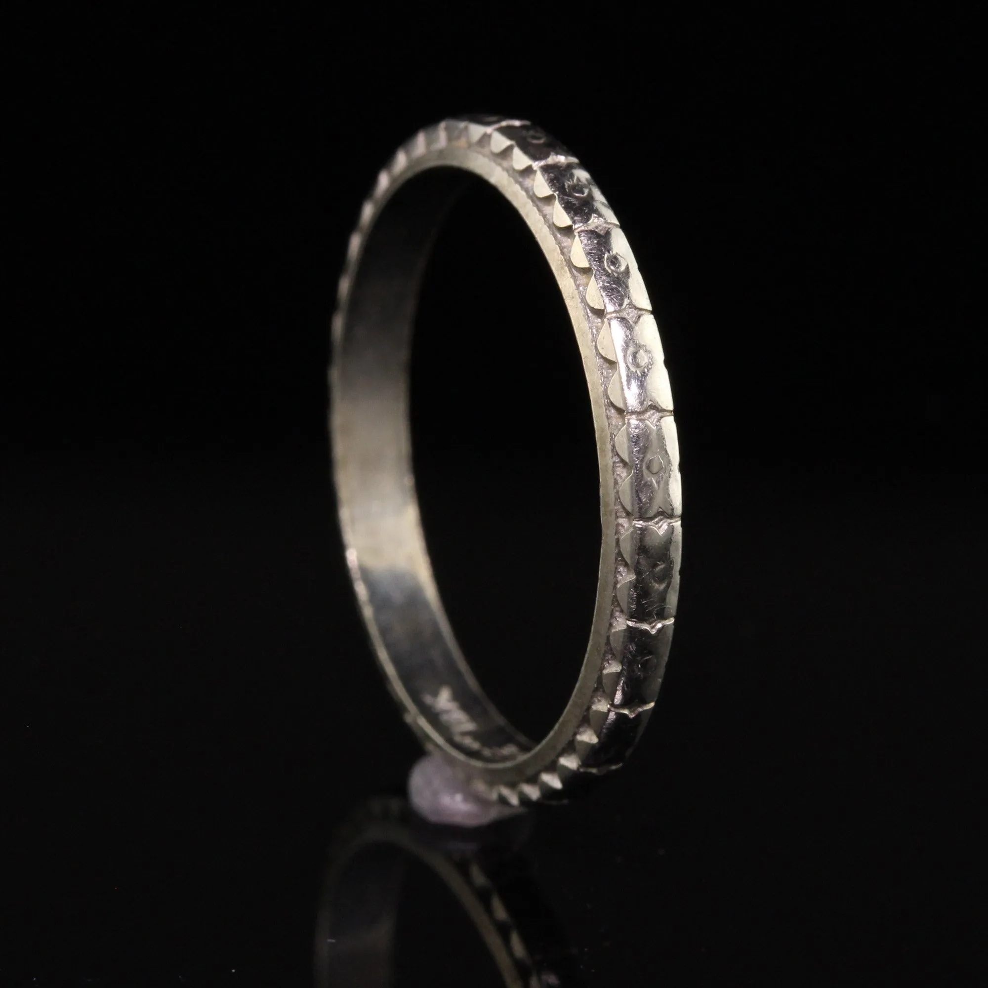Antique Art Deco Symbol of Love 18K White Gold Engraved Wedding Band