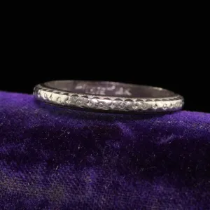 Antique Art Deco Symbol of Love 18K White Gold Engraved Wedding Band