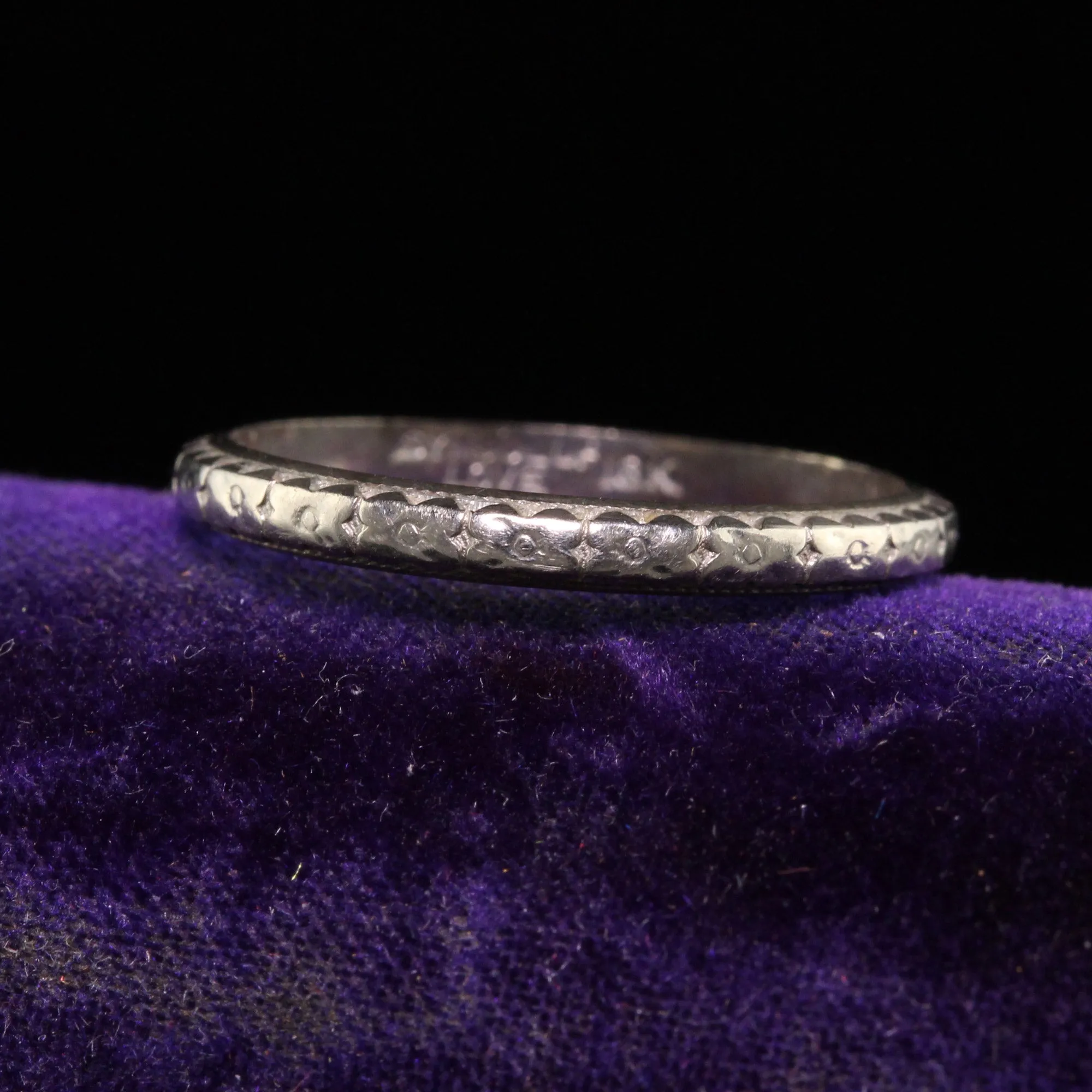 Antique Art Deco Symbol of Love 18K White Gold Engraved Wedding Band