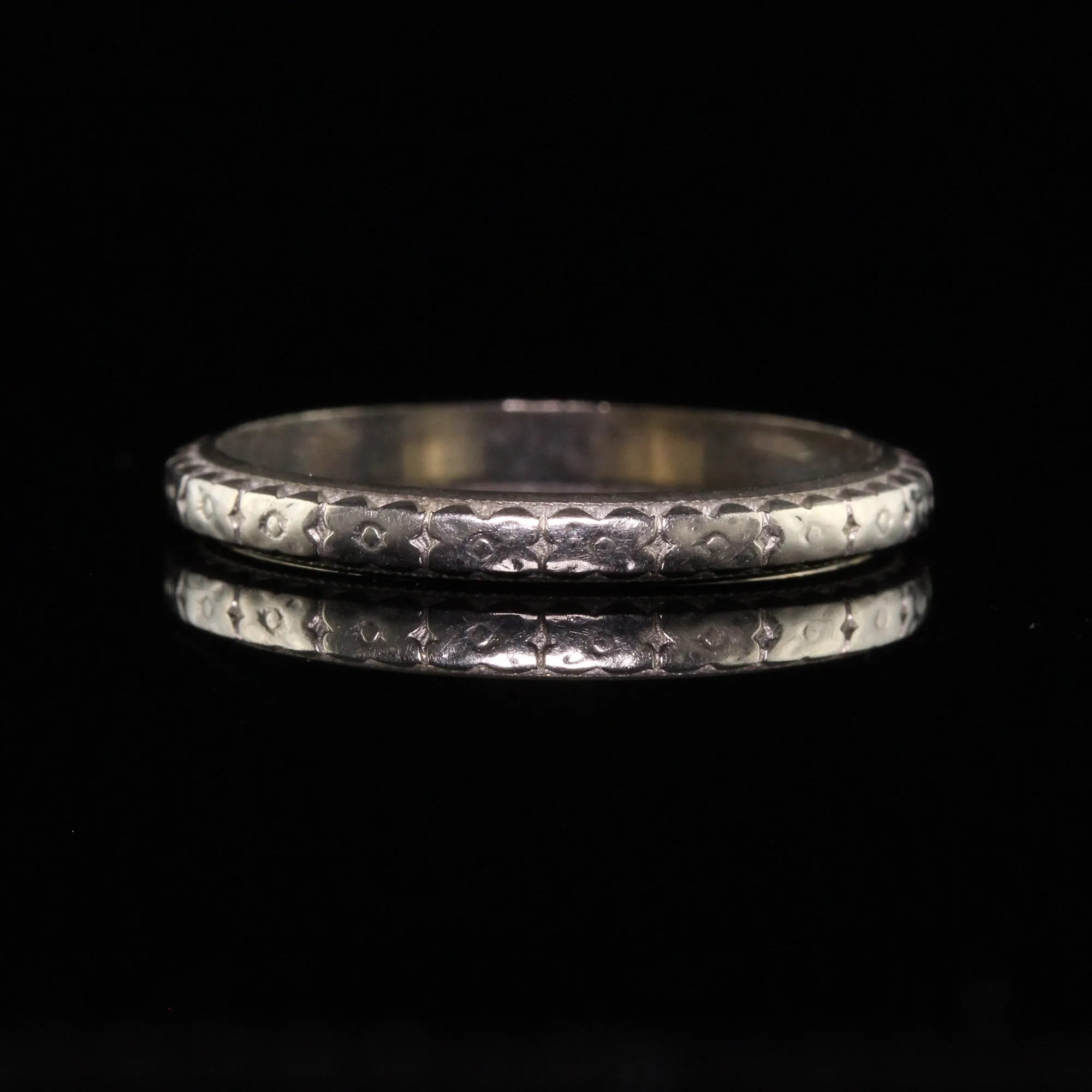 Antique Art Deco Symbol of Love 18K White Gold Engraved Wedding Band