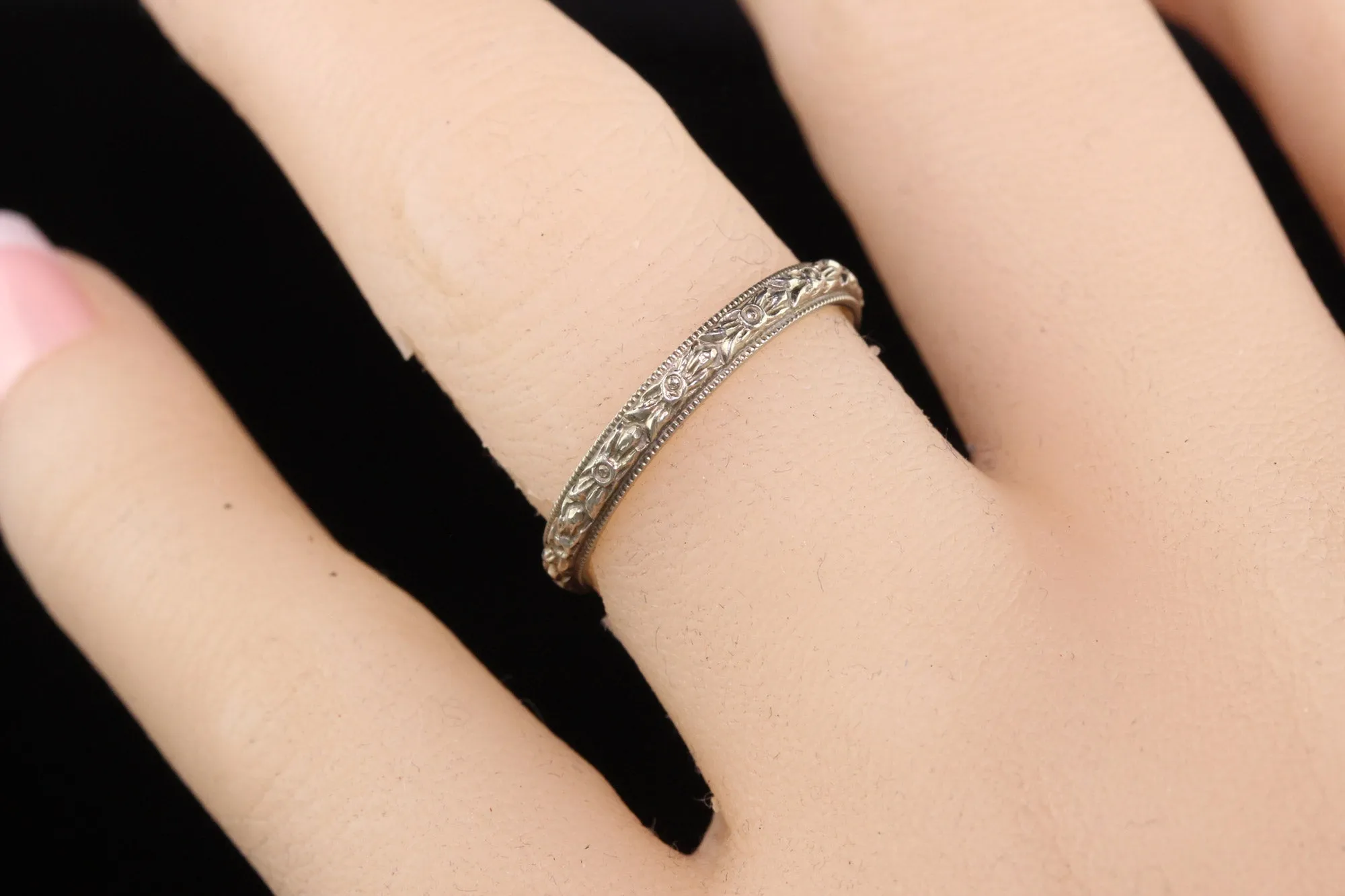 Antique Art Deco Wood and Sons 18K White Gold Engraved Blossom Wedding Band