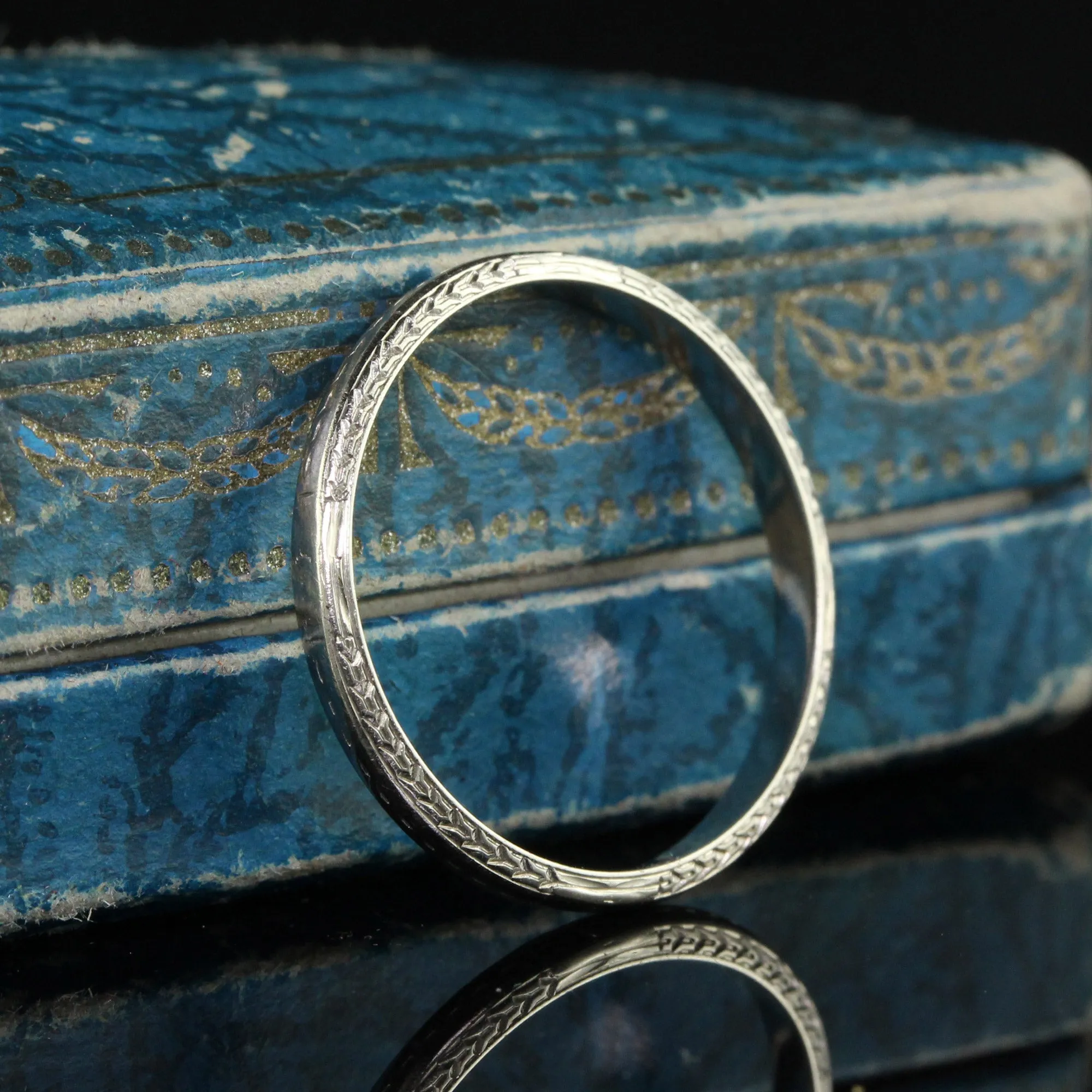 Antique Art Deco Wood and Sons 18K White Gold Engraved Wedding Band - Size 8