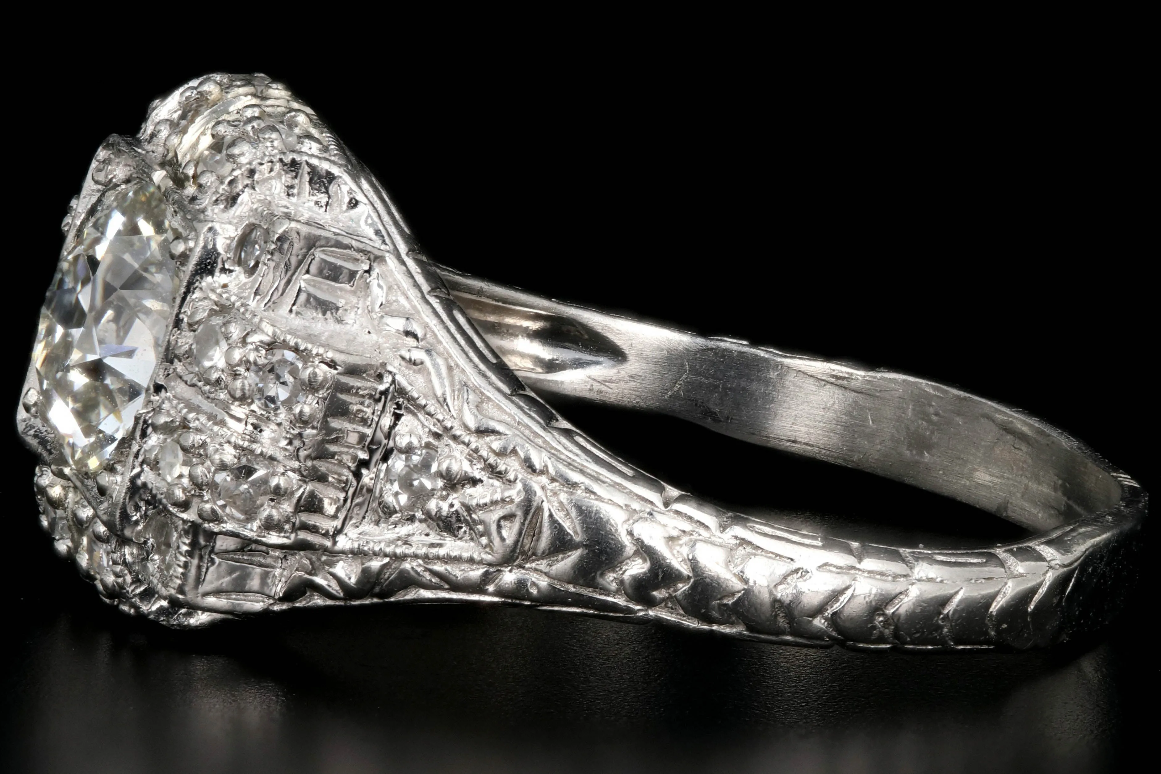 Art Deco Platinum 1.06 Carat Center Old European Cut Diamond Engagement Ring GIA Certified