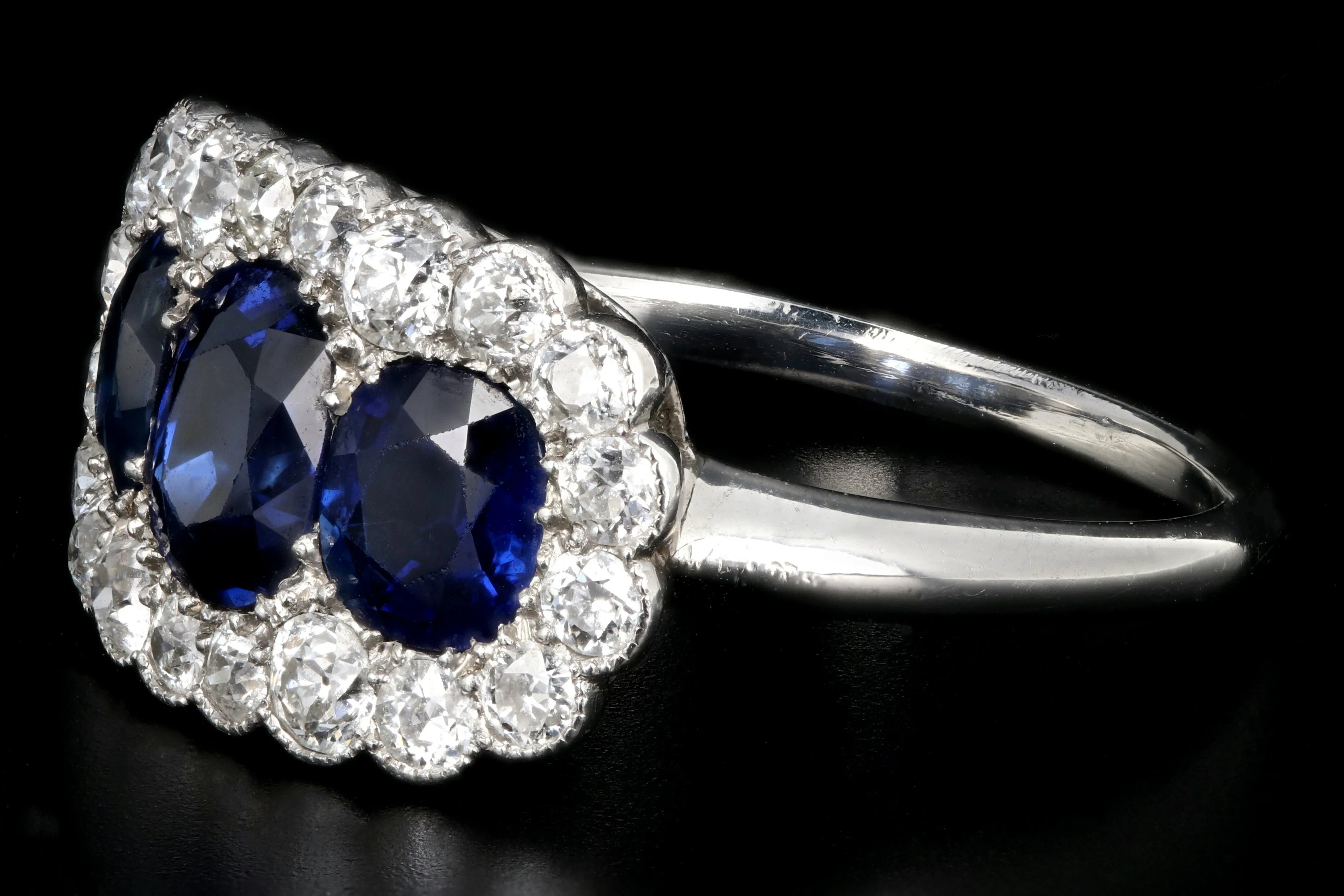 Art Deco Platinum 2.51 Carats Natural No Heat Sapphires and Diamond Ring