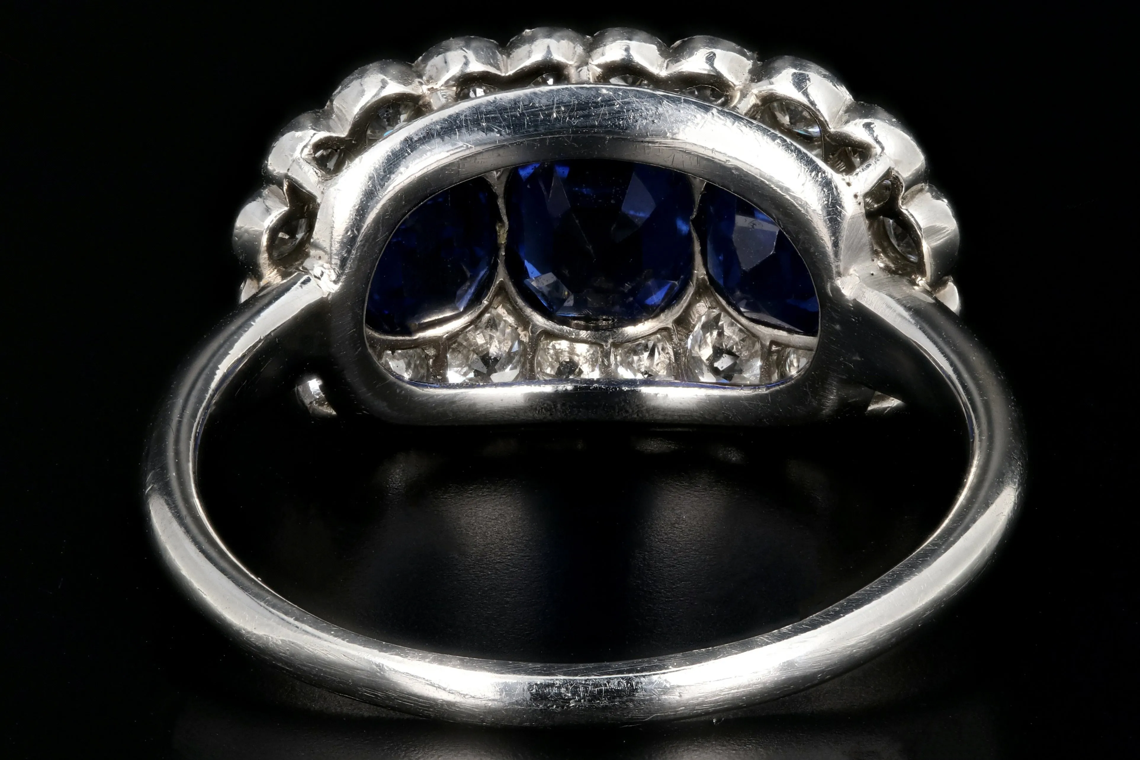 Art Deco Platinum 2.51 Carats Natural No Heat Sapphires and Diamond Ring