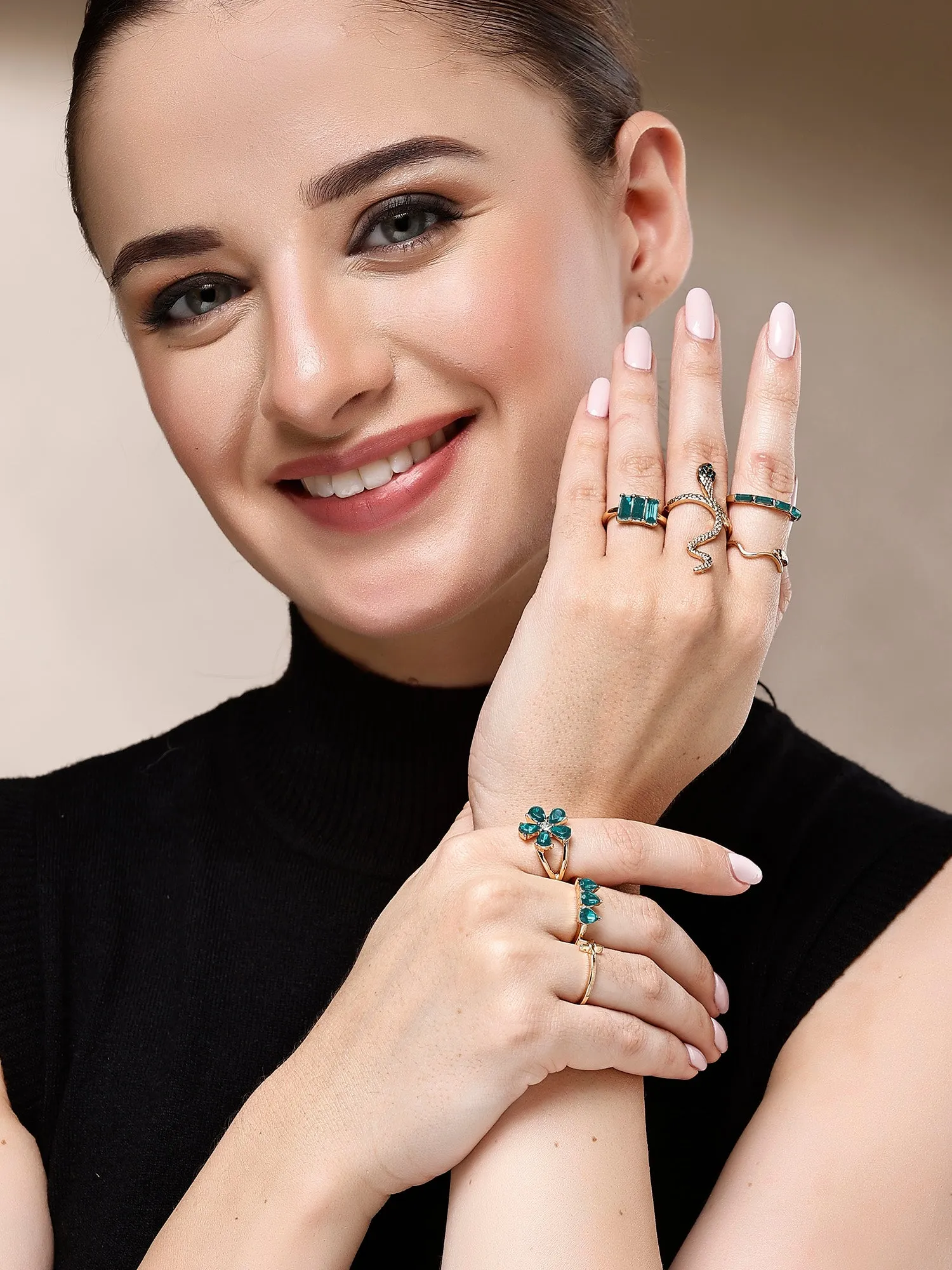 Bohey by KARATCART Set of 7 Gold-Plated Boho Midi Finger Rings for Women