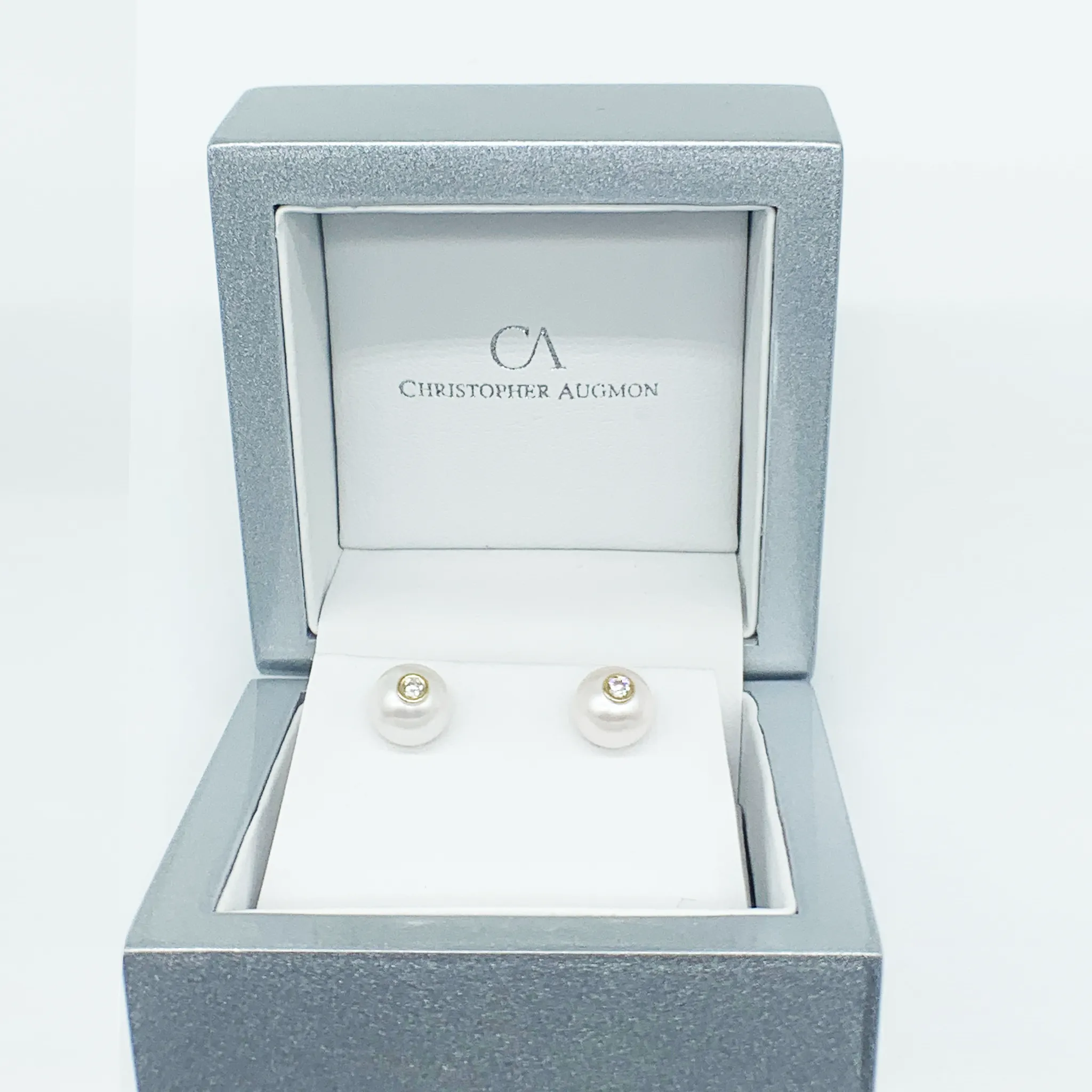 CA Prince Diamond - Akoya Pearl and 18 Karat Yellow Gold Bezel stud ear rings