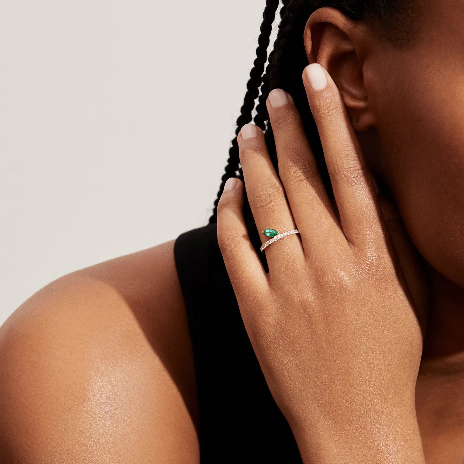 Defne Deluxe Ring - Emerald & White Diamonds