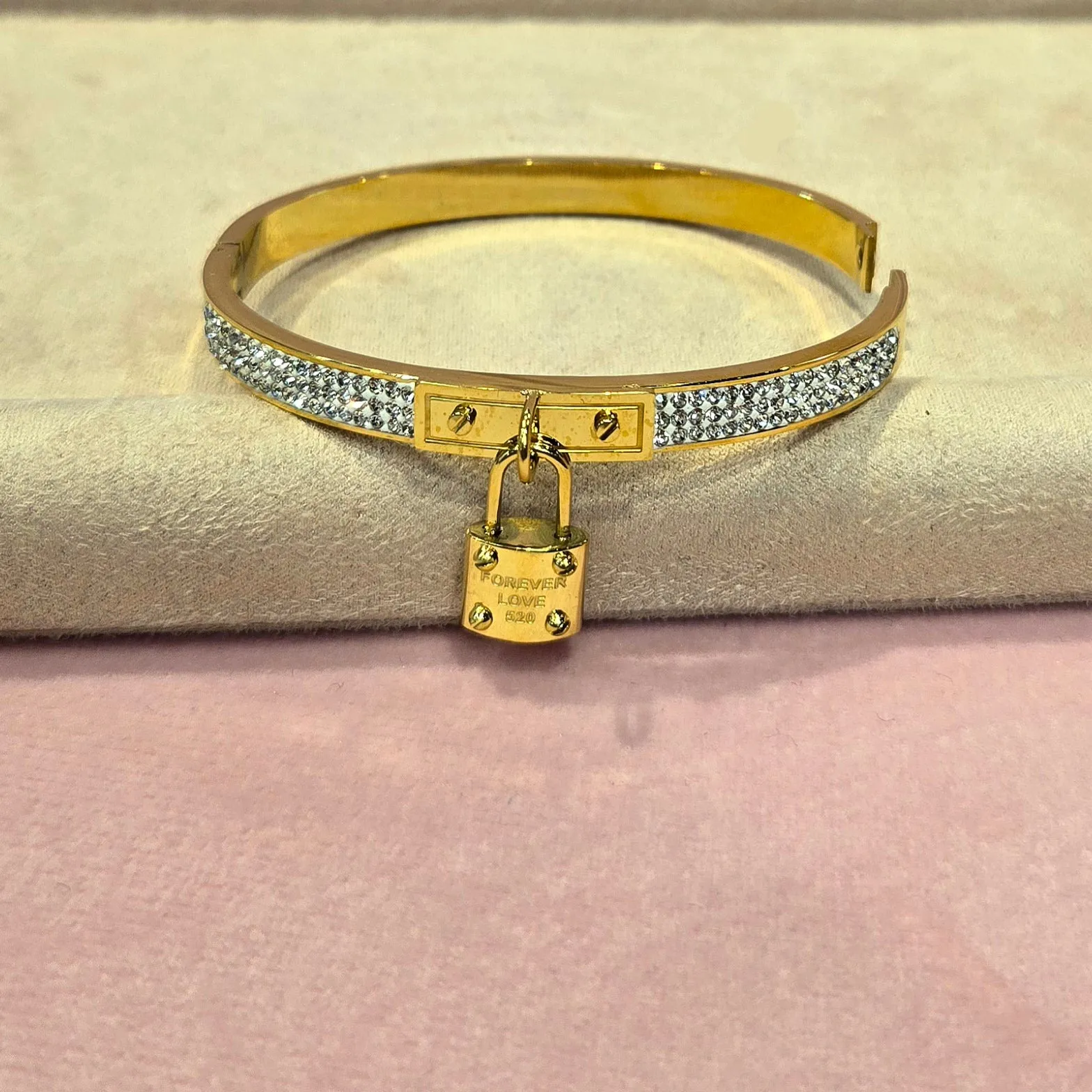Electroplated "Forever Love" Lock 18k Gold Plated Zirconia Bangles Bracelets